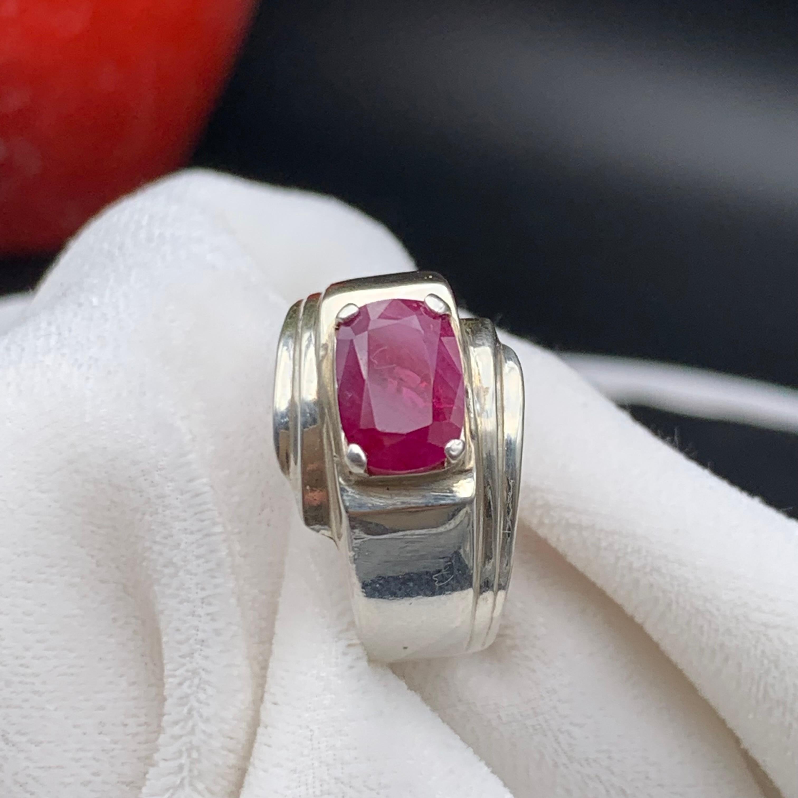 Anello da cocktail con rubino rosso naturale PinK realizzato a mano in argento 925 - US 8.5 in vendita 7