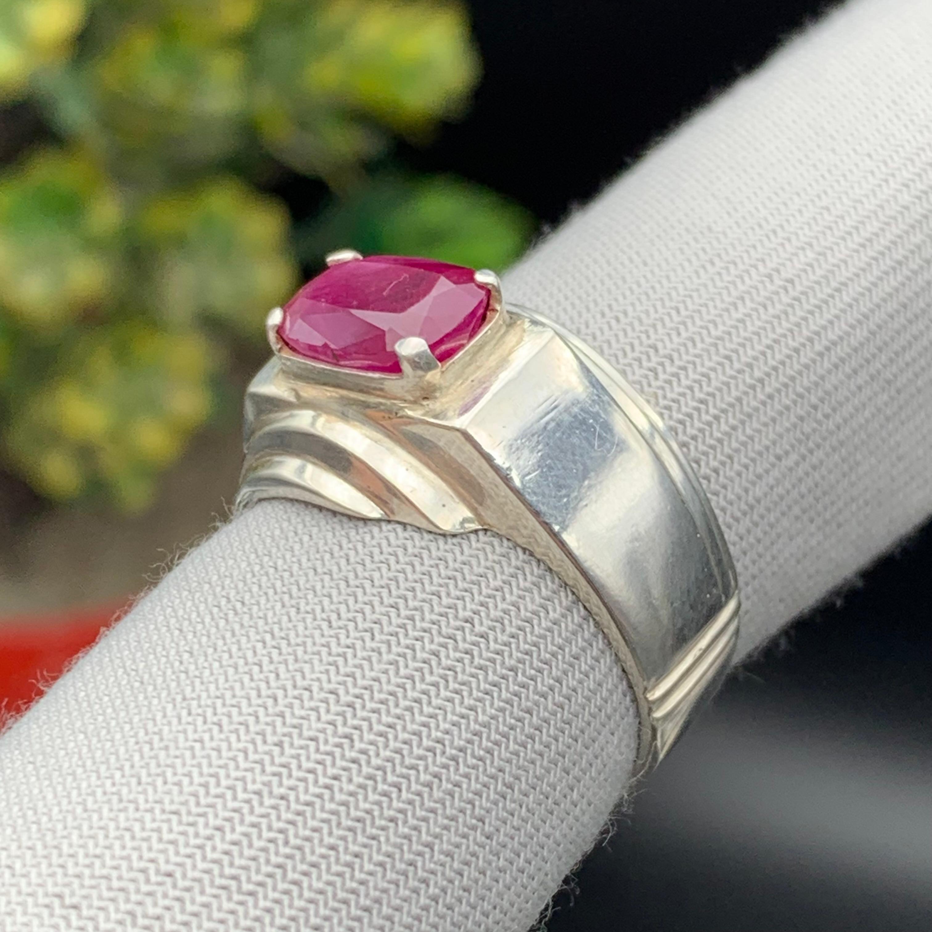 Anello da cocktail con rubino rosso naturale PinK realizzato a mano in argento 925 - US 8.5 in vendita 11