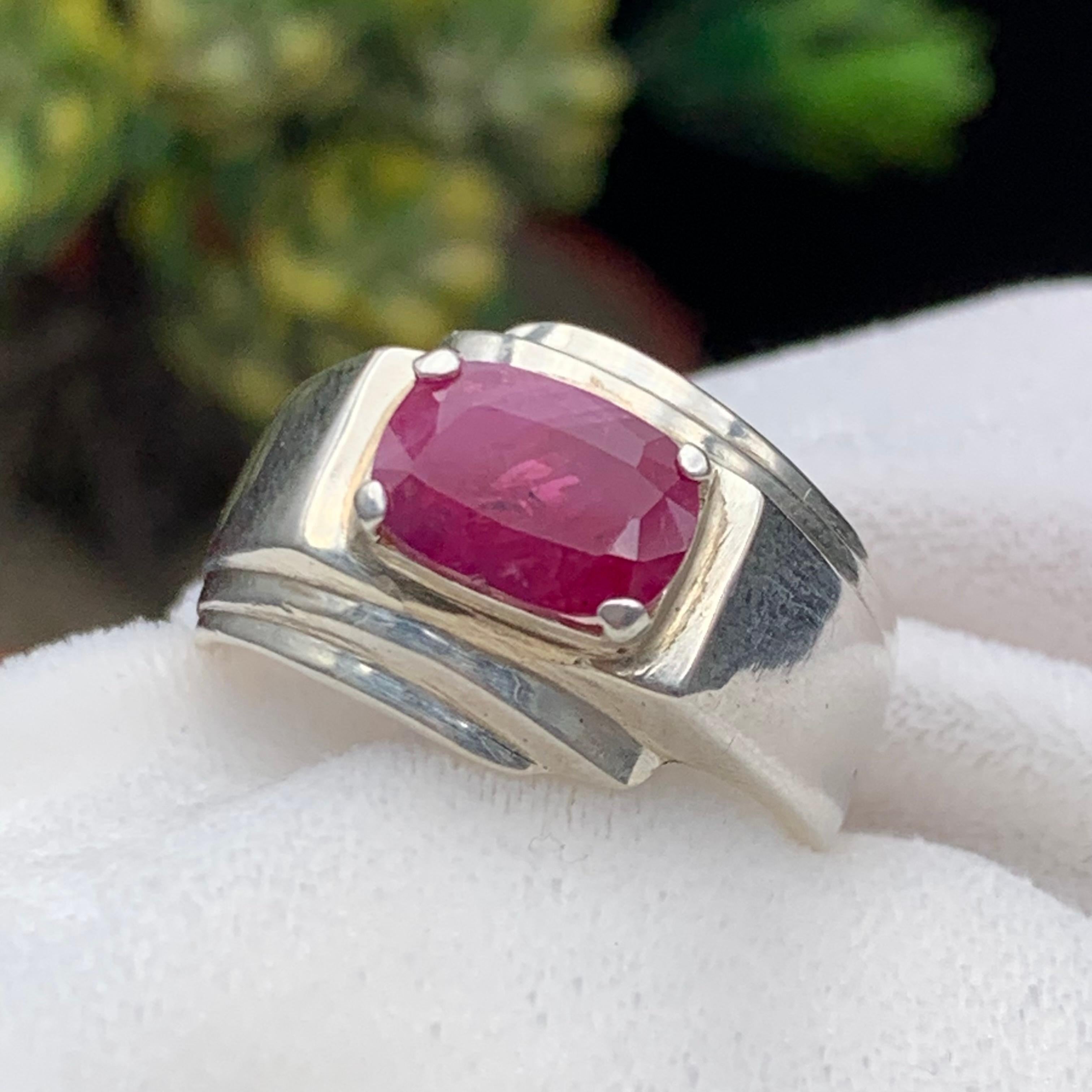 Moderno Anello da cocktail con rubino rosso naturale PinK realizzato a mano in argento 925 - US 8.5 in vendita