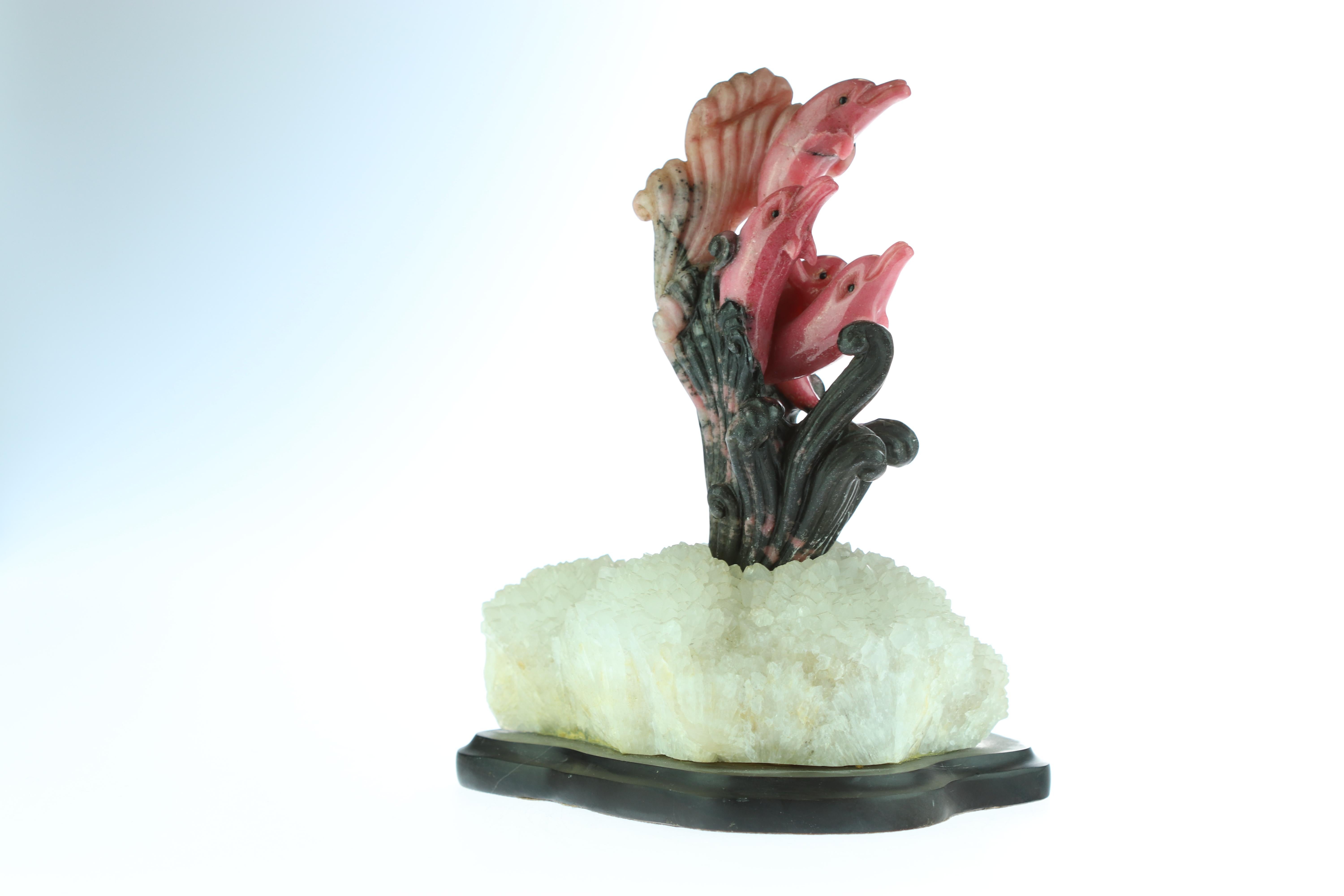 Natural Rhodochrosite Dolphins Figurine Carved Animal Artisanal Statue Sculpture In Excellent Condition For Sale In Milano, IT