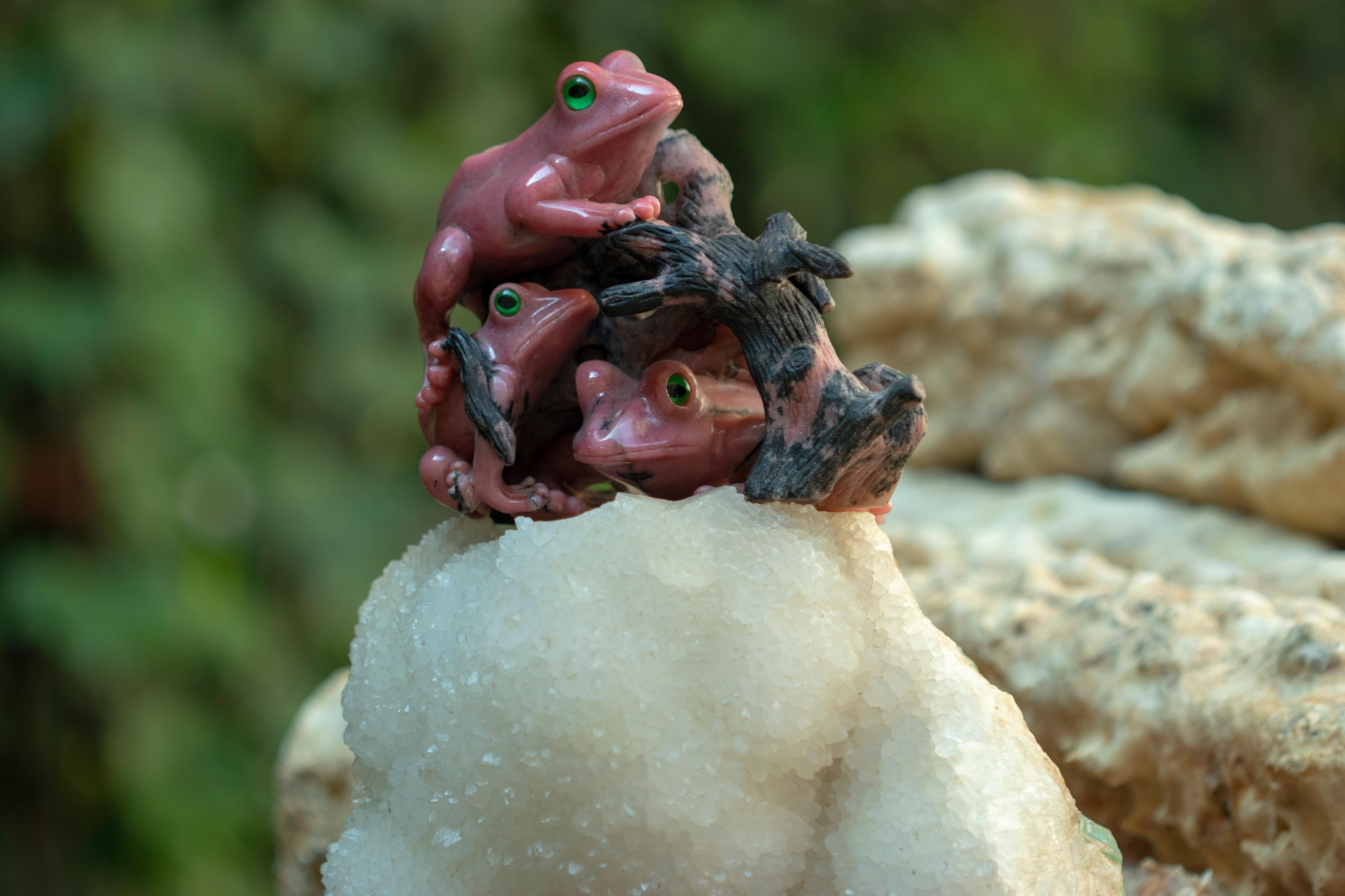 Other Natural Rhodochrosite Frogs Figurine Carved Animal Artisanal Statue Sculpture For Sale