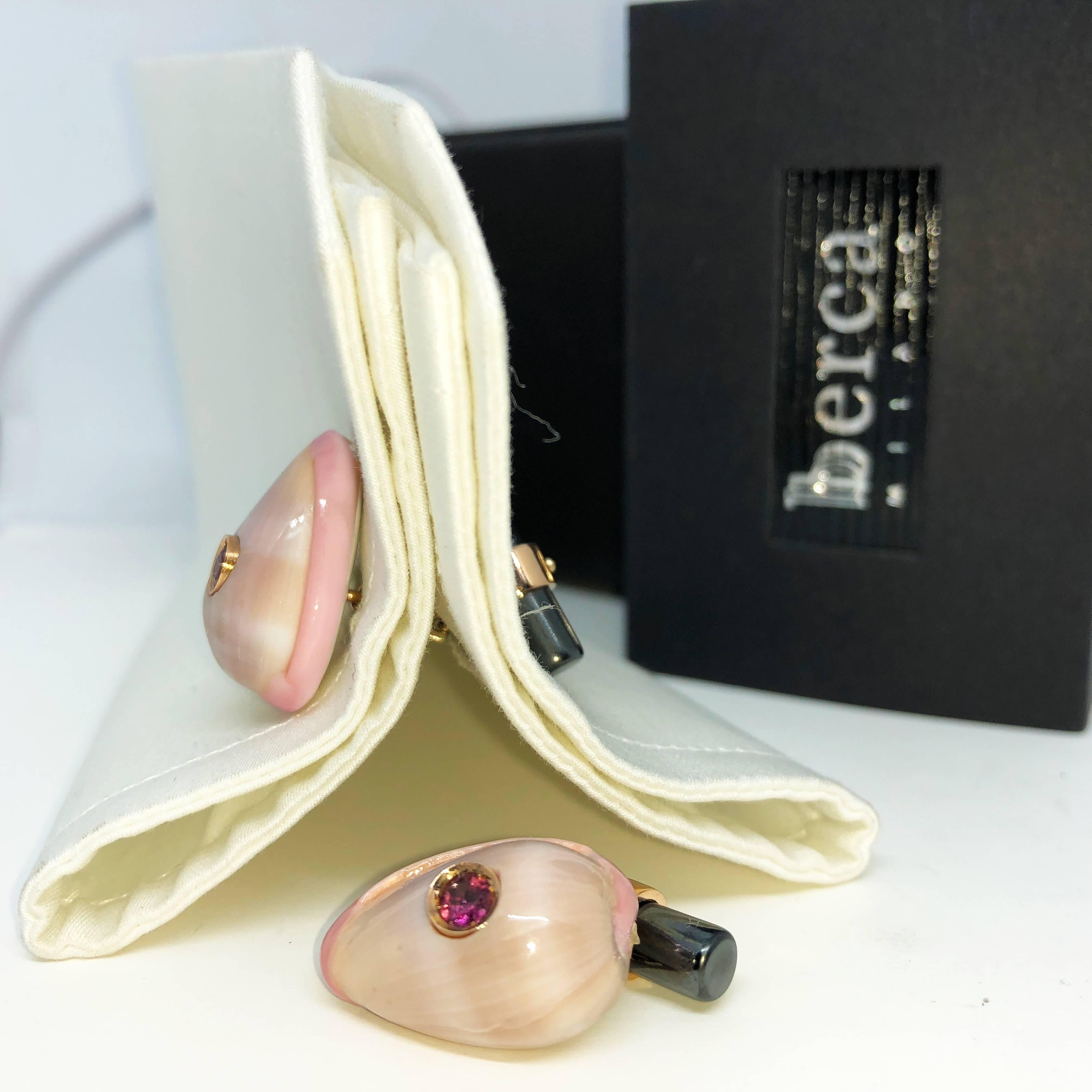 Berca Rhodolith Muschelförmige Hämatit-Manschettenknöpfe aus 18 Karat Gold im Angebot 7