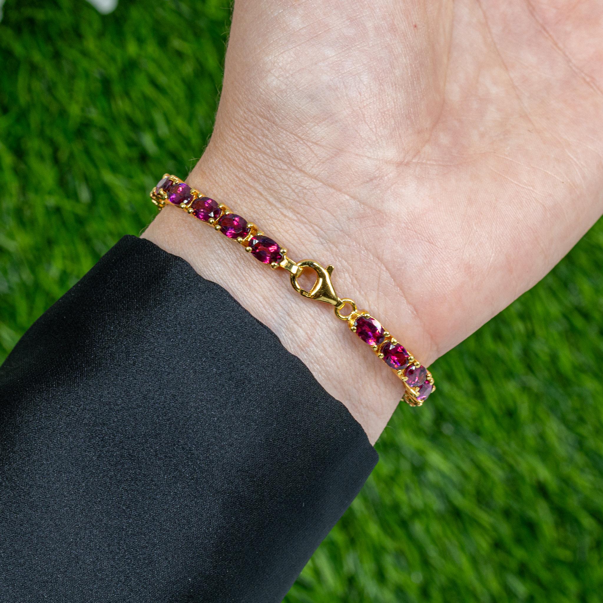 Bracelet tennis en rhodolite naturelle 15 carats plaqué argent jaune 24 carats Neuf - En vente à Punta Gorda, FL