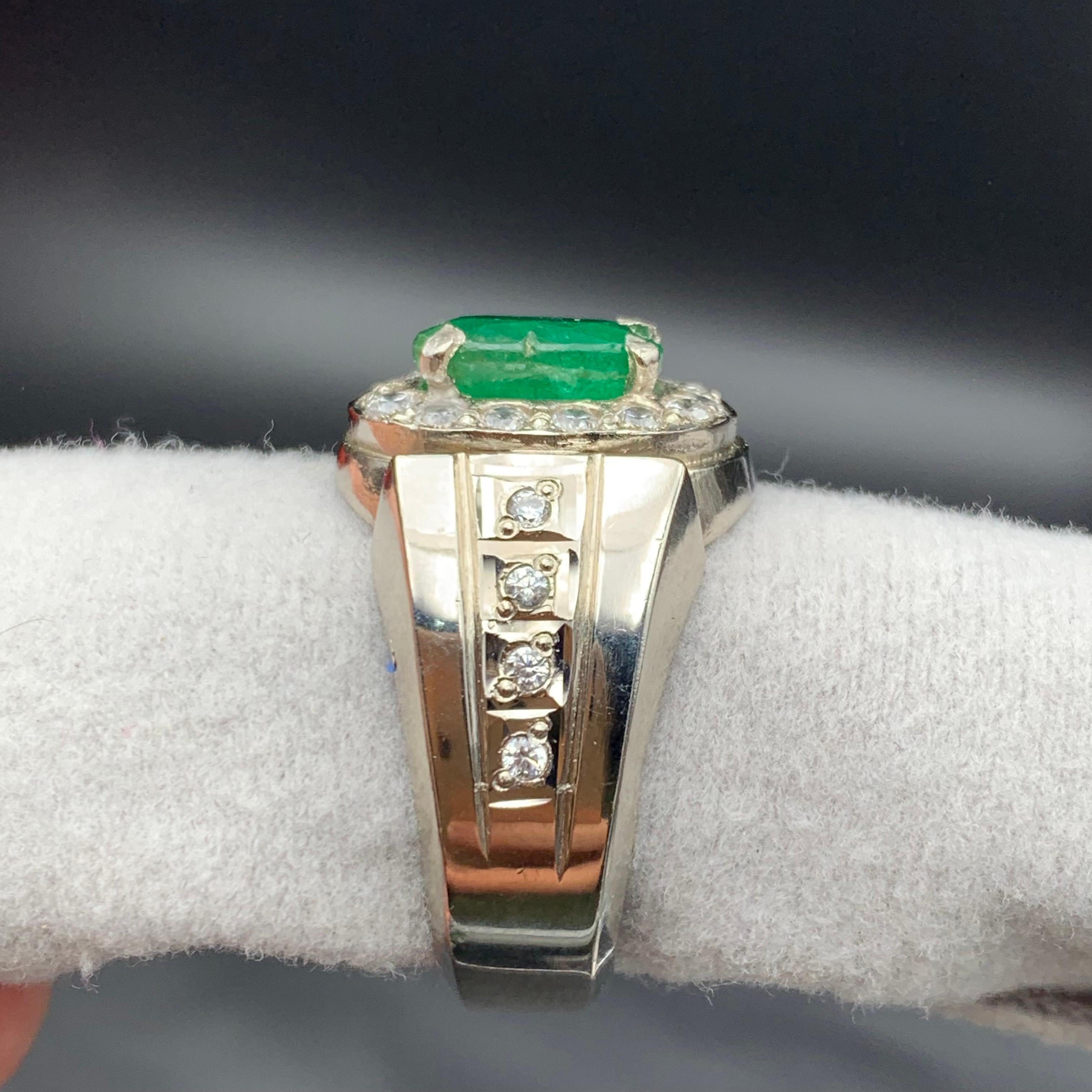 Anello con smeraldo naturale verde ricco in argento 925 - Gioielli fatti a mano con pietre preziose in vendita 4