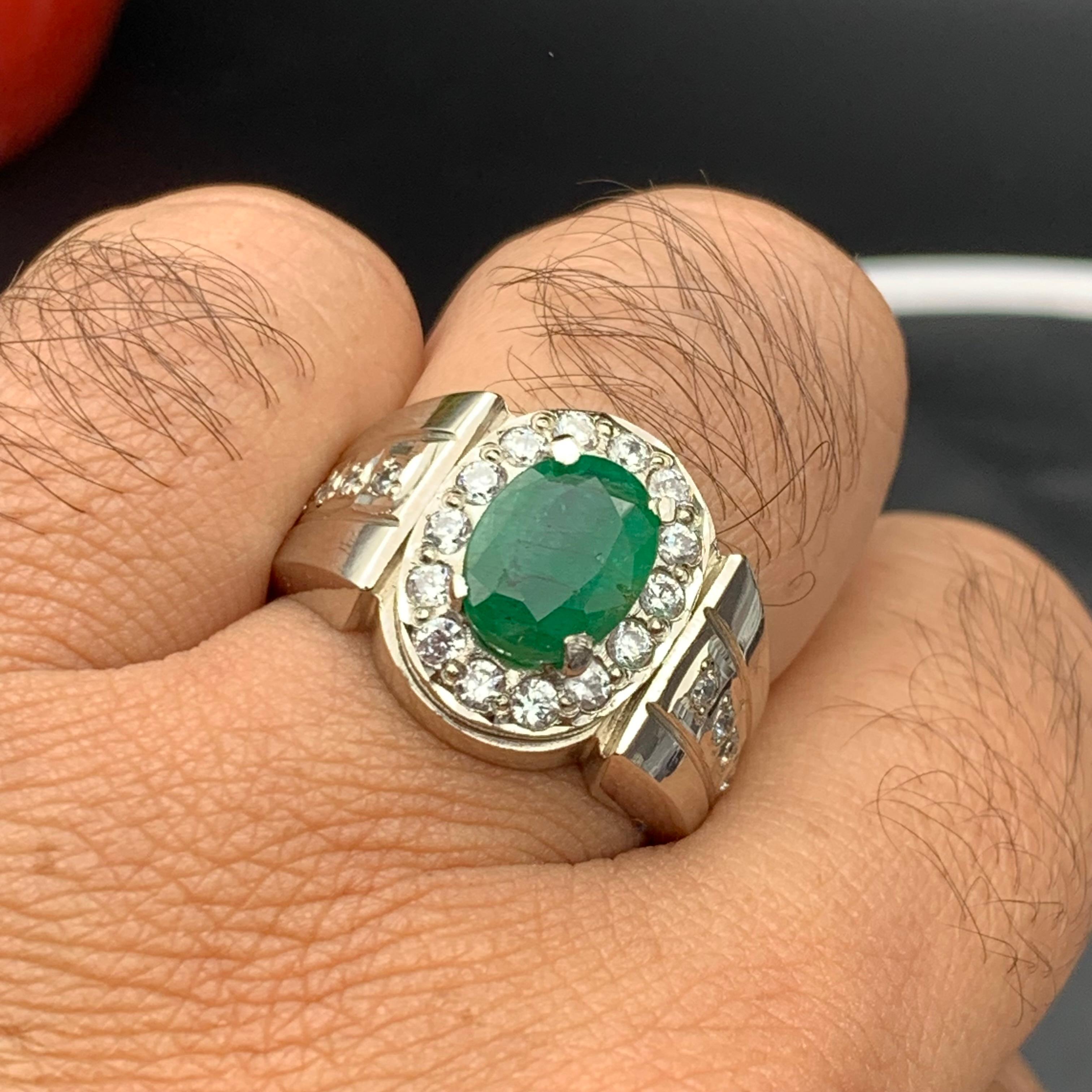 Anello con smeraldo naturale verde ricco in argento 925 - Gioielli fatti a mano con pietre preziose in vendita 6