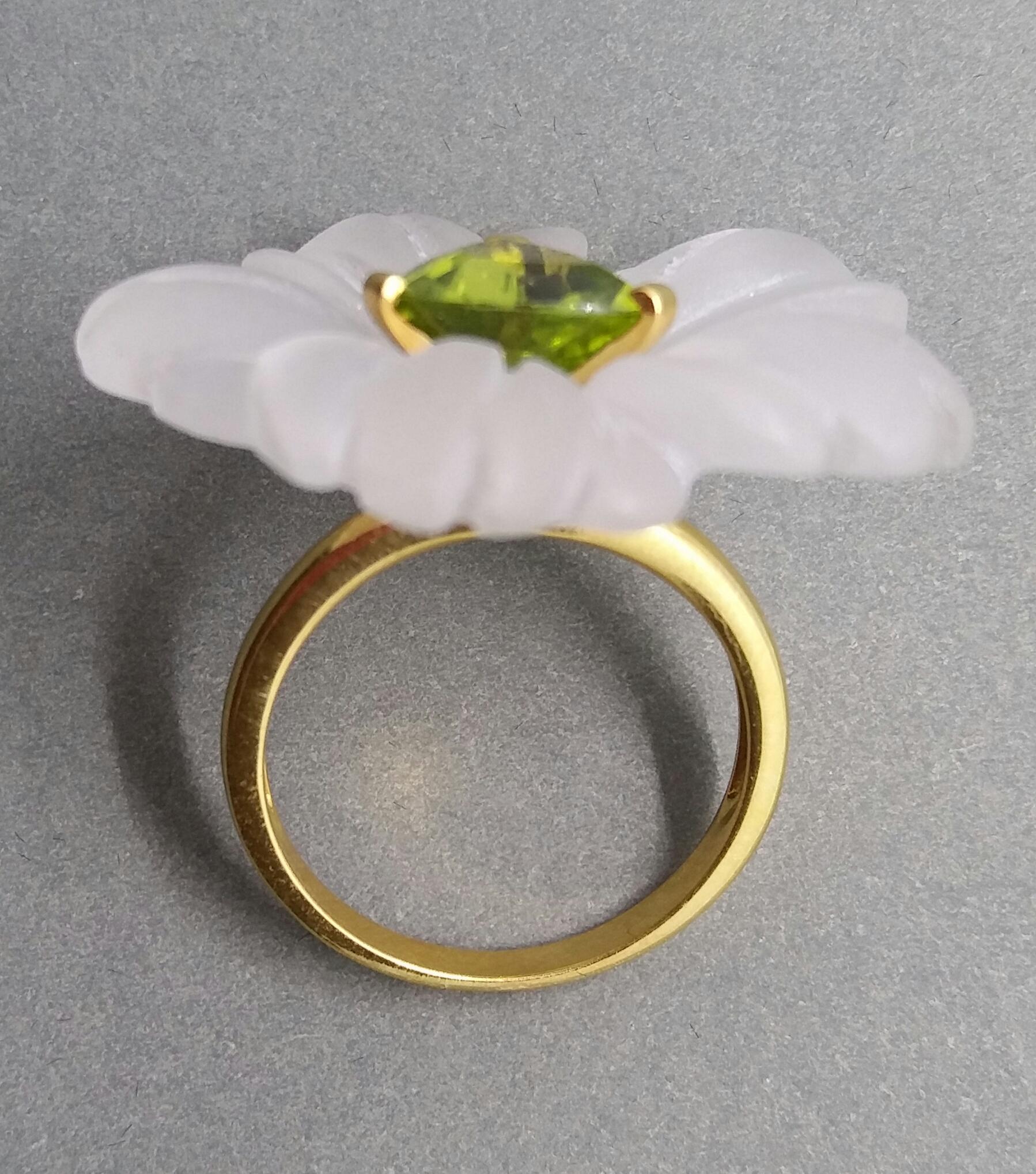 Contemporary Natural Rock Crystal Flower Trillion Cut Peridot Solid 14k Gold Fashion Ring For Sale