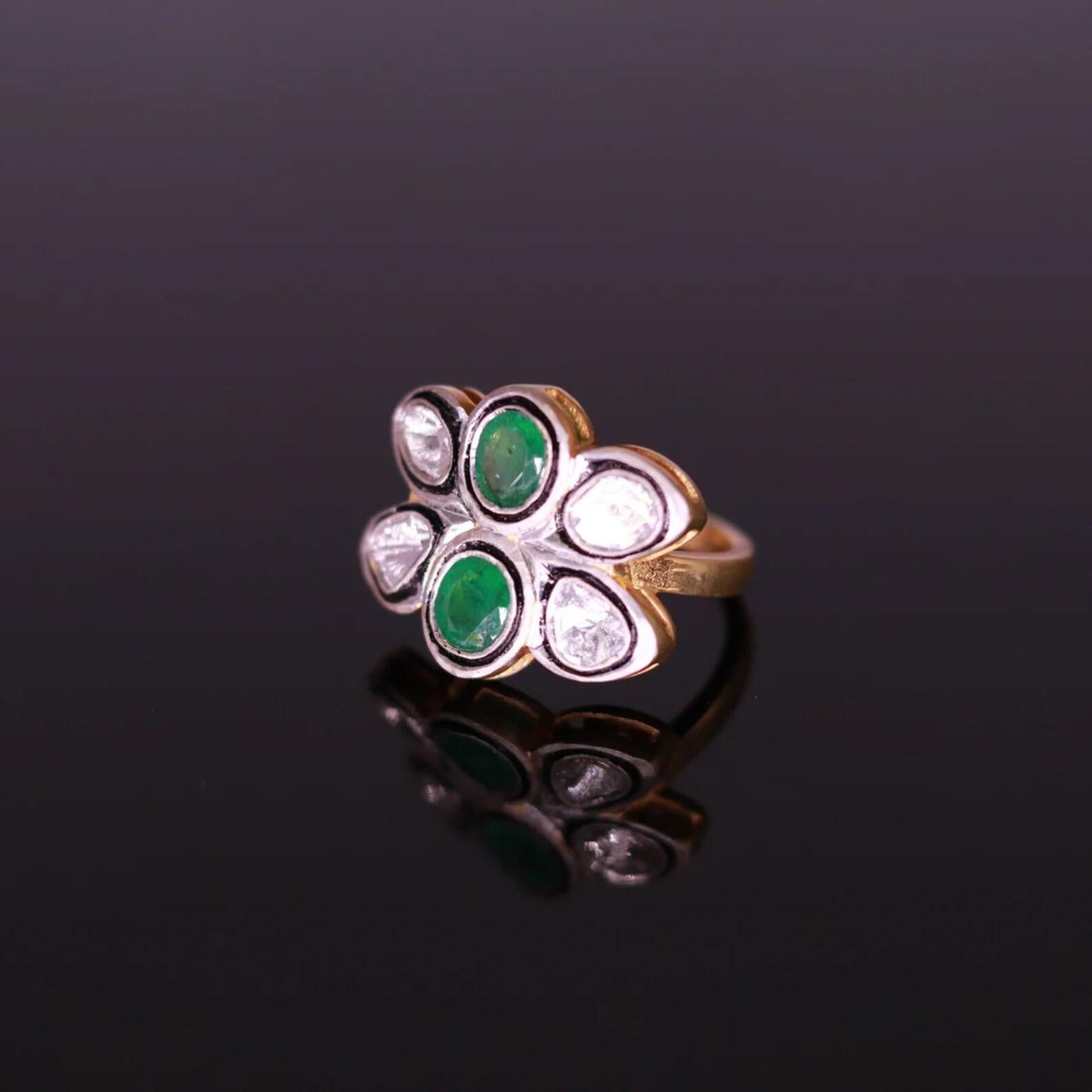 Round Cut Natural Rose Cut Polki Diamond Emerald sterling Silver Handmade Vintage Ring. For Sale