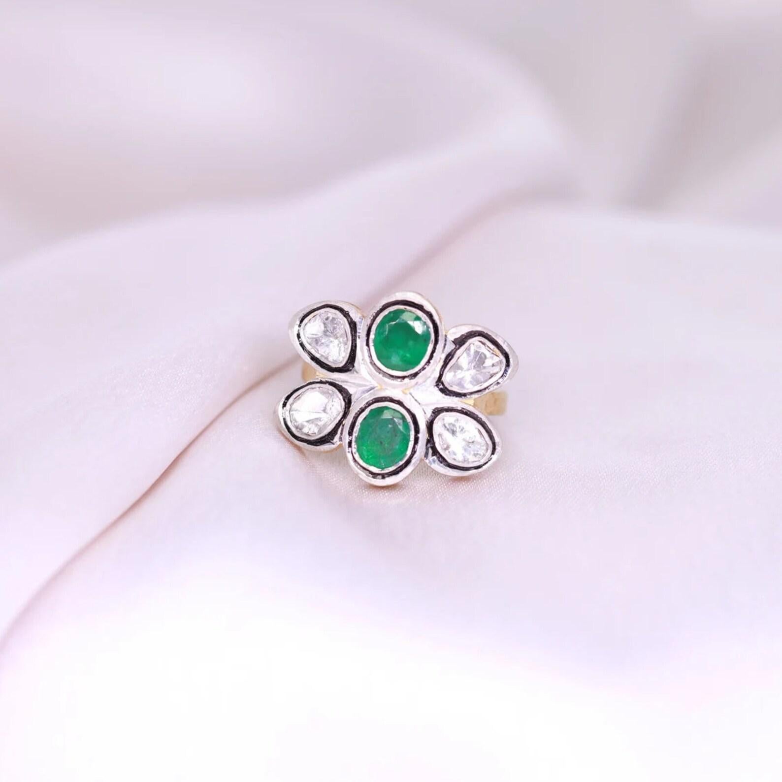 Women's or Men's Natural Rose Cut Polki Diamond Emerald sterling Silver Handmade Vintage Ring. For Sale