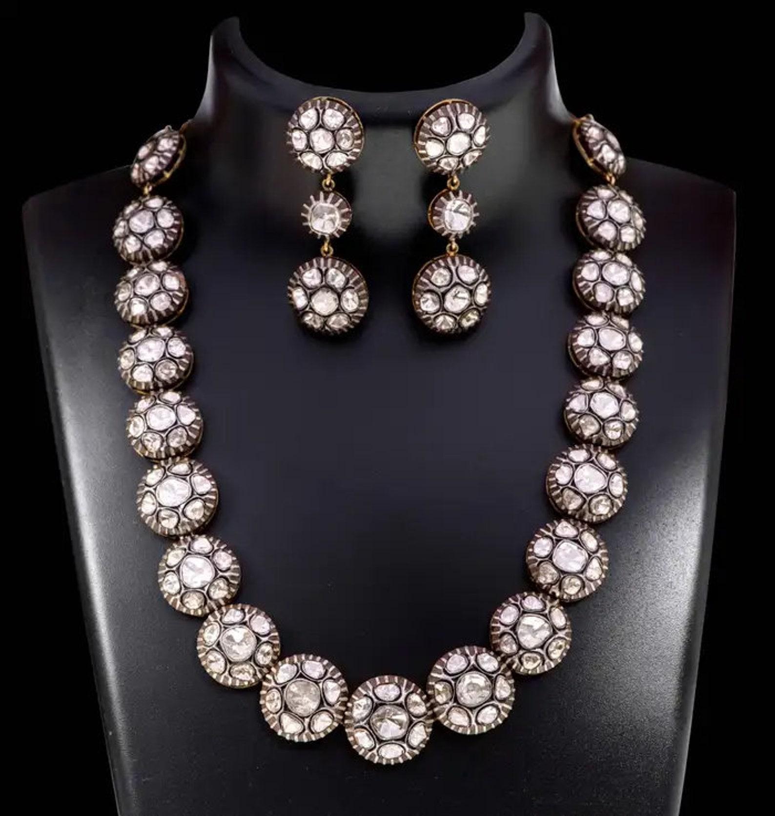  Diamante Polki taglio rosa naturale fatto a mano Vintage  Collana vittoriana in argento 925
Set da 3 pezzi 

Materiale 925 Sterling Silver 
Fatto a mano 
Diamante naturale Polki Taglio Rosa 

Peso circa 68 grammi 
Lunghezza della collana 18 pollici