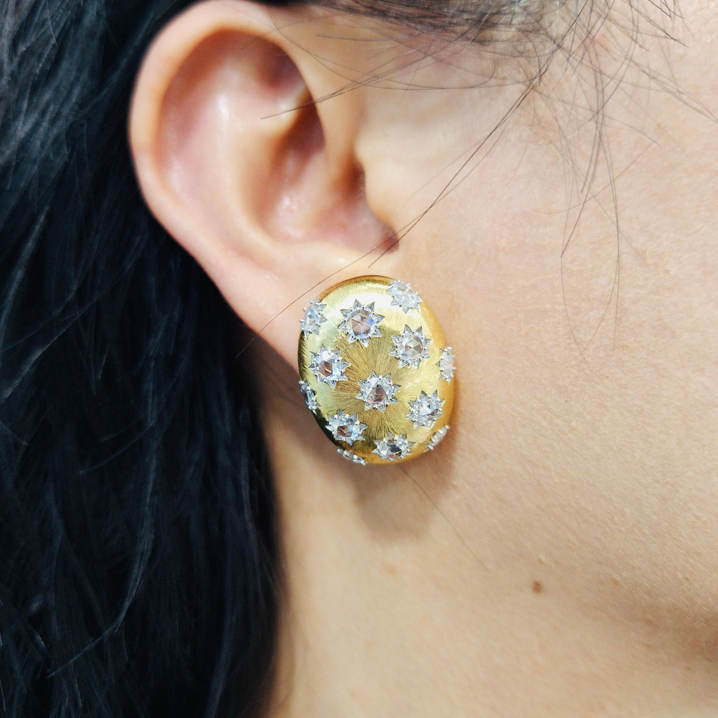Natural Rose Cut White diamond and Gold Stud Earrings In New Condition For Sale In Hong Kong, HK
