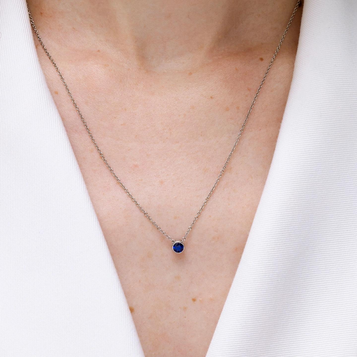 Women's ANGARA Natural Round 1 ct Blue Sapphire Solitaire Pendant in Platinum for Women For Sale