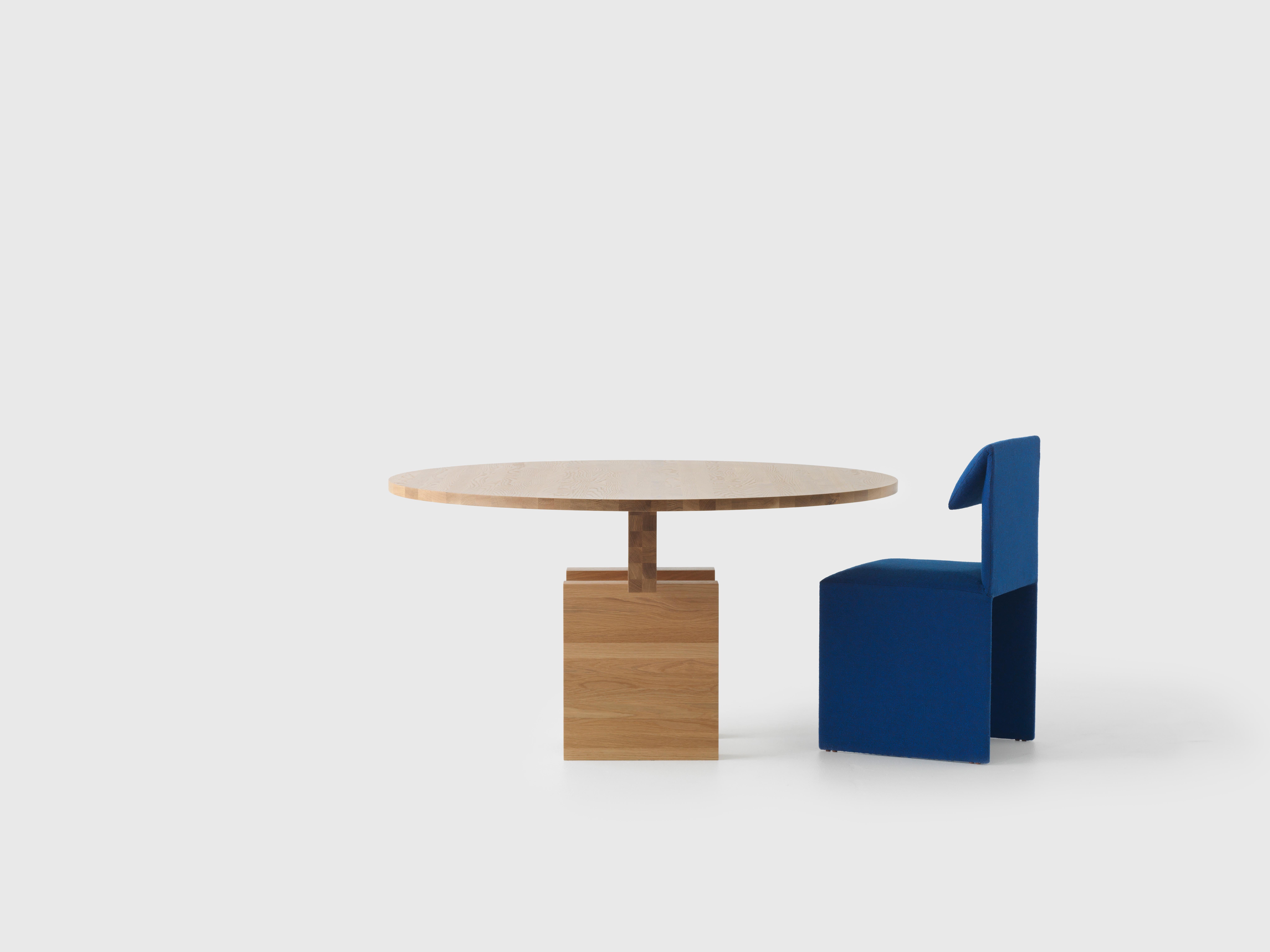 Contemporary Natural Round 1600 Plane Dining Table by Resident For Sale