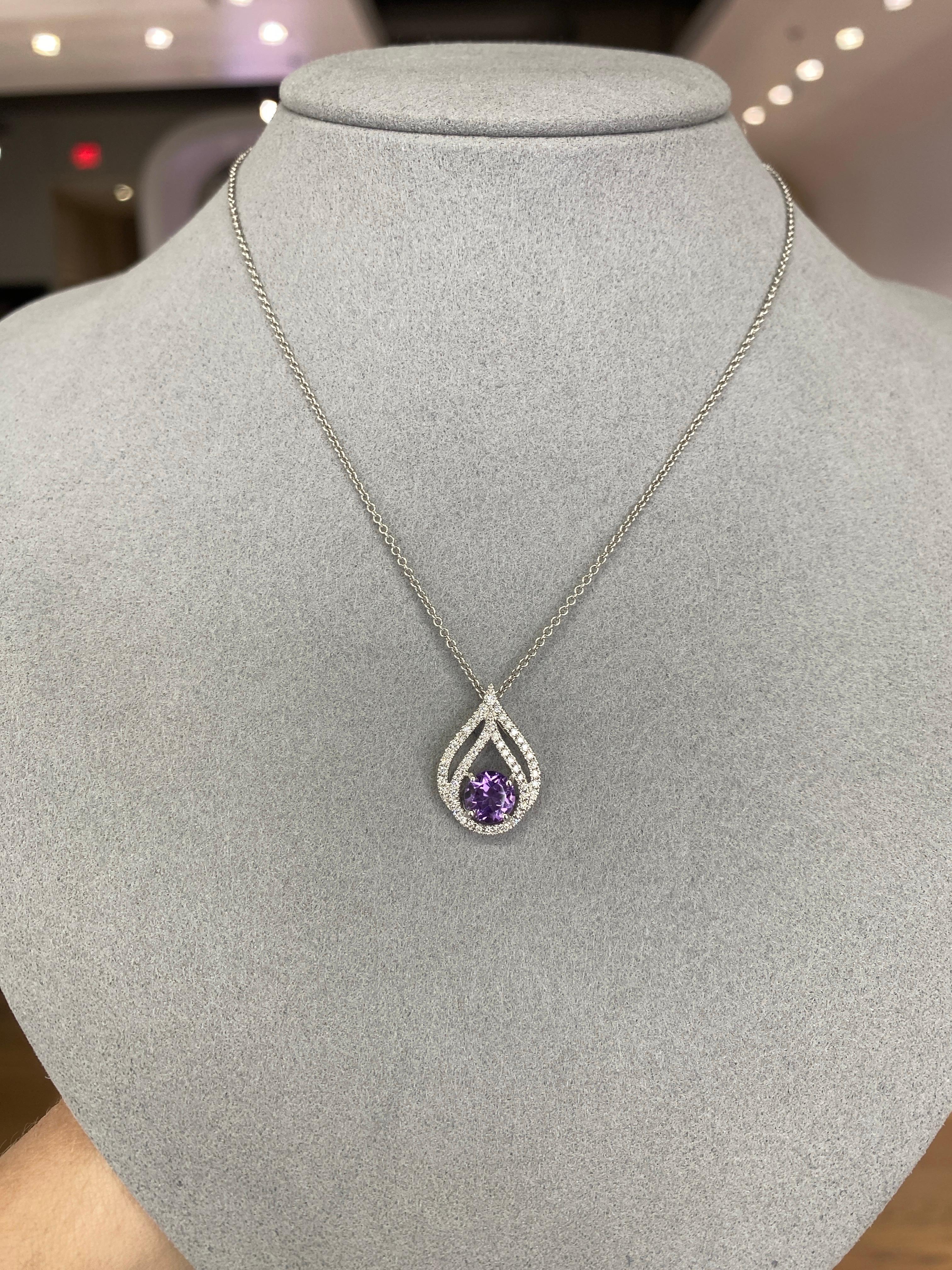 Collier pendentif en or blanc 18 carats avec améthyste ronde naturelle et diamants en vente 6