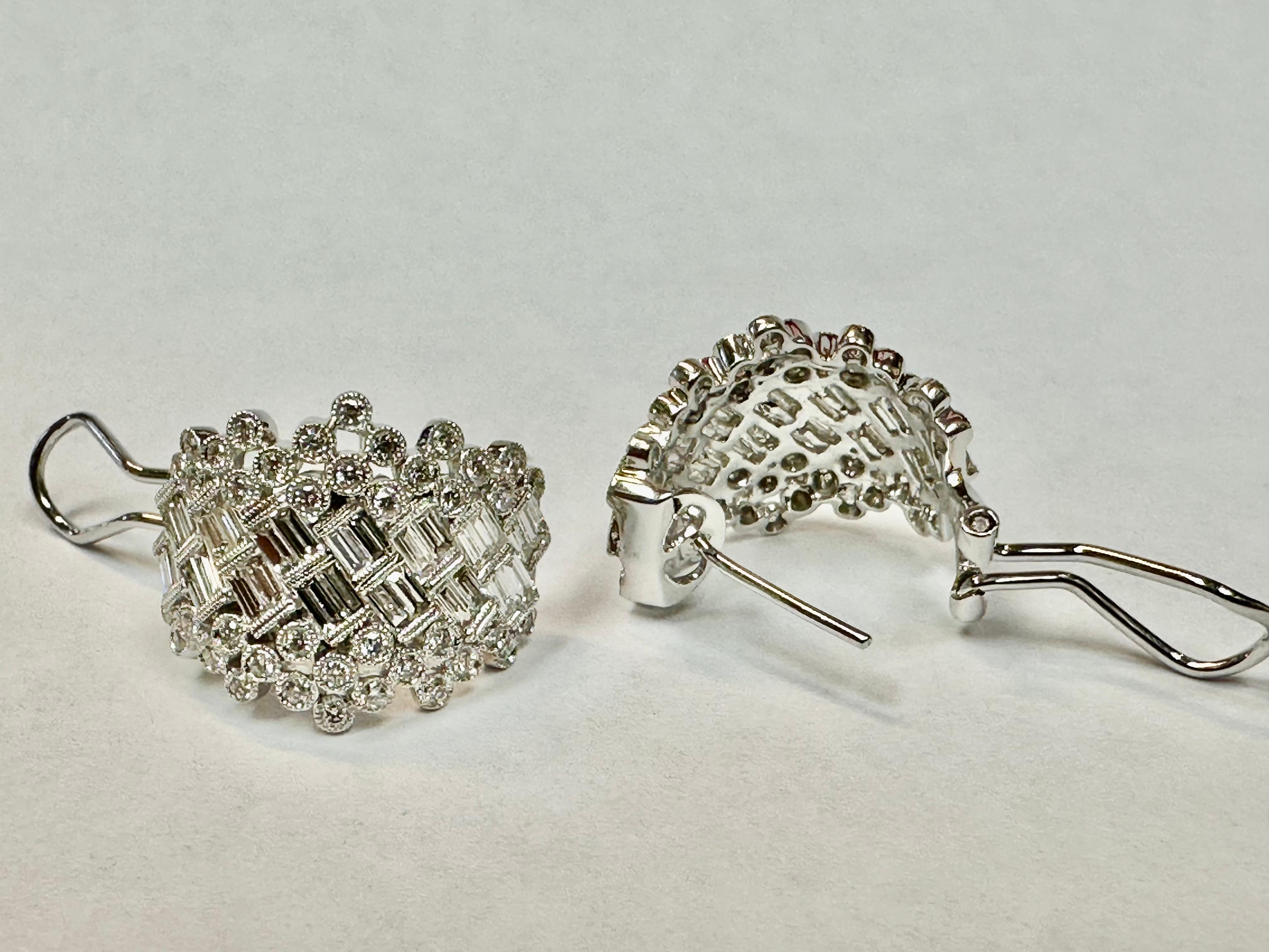 Natural Round & Baguette Diamond Dinner 18K White Gold Earrings In New Condition For Sale In Laguna Beach, CA