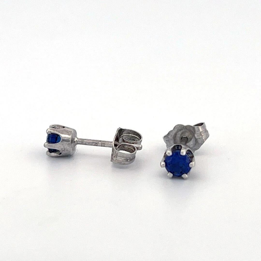 Round Cut Natural Round Blue 0.50ctw Sapphire 14K White Gold 3.50mm Stud Earrings For Sale