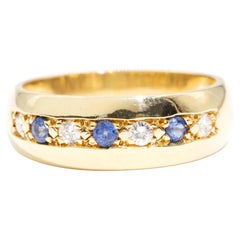 Natural Round Blue Sapphire and Diamond 18 Carat Yellow Gold Vintage Band Ring 