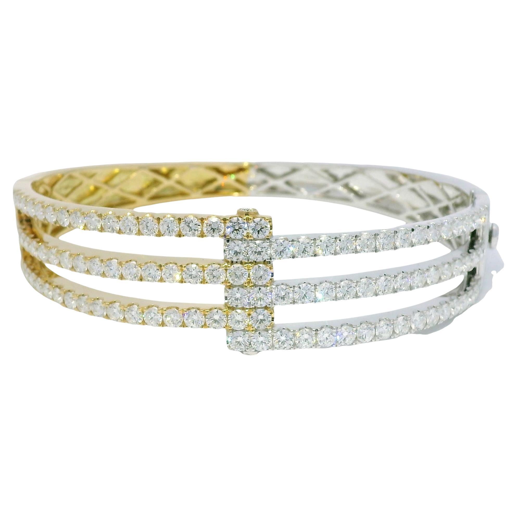 Natural Round Brilliant Cut Diamond 18-Karat Interlocking Cuff Bracelet In Stock For Sale