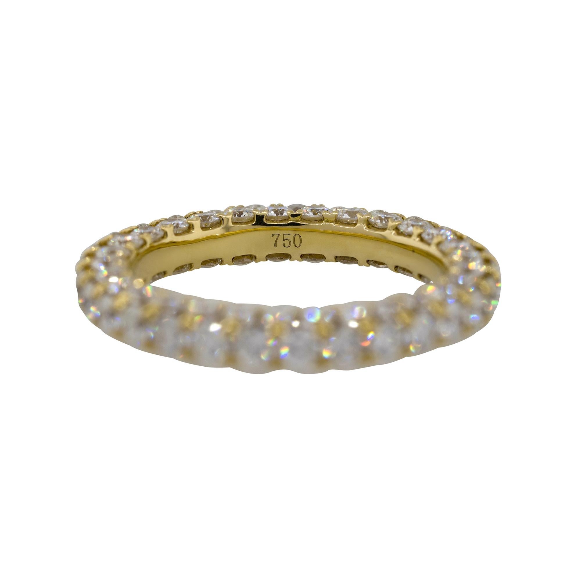 Anillo de Eternidad de Diamante Redondo Natural de Corte Brillante de 3 Caras de 18 Kilates En Stock

Explora nuestra alianza de oro amarillo de 18 quilates en stock con diamantes brillantes redondos naturales. Este diseño elegante y único presenta