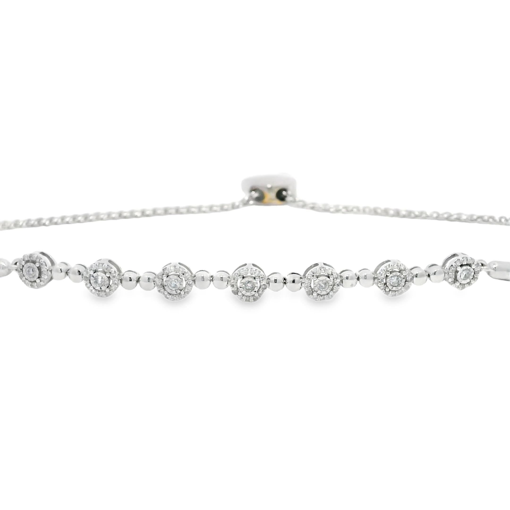 Pulsera ajustable de oro blanco de 10 quilates con diamantes brillantes redondos naturales

Material: oro Blanco 10k
Detalles de los diamantes: Hay aproximadamente 0.56 quilates de diamantes naturales redondos talla brillante
Claridad del diamante: