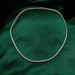 Klassische Tennis-Halskette mit natürlichen Brillanten aus 18-karätigem Weißgold