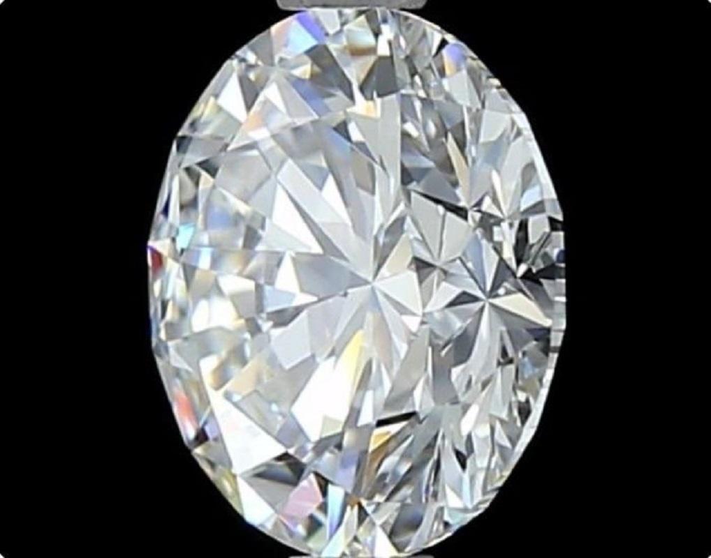 Natural Round Brilliant Diamond in a 1.00 Carat G VS2, EGL Certificate For Sale 1