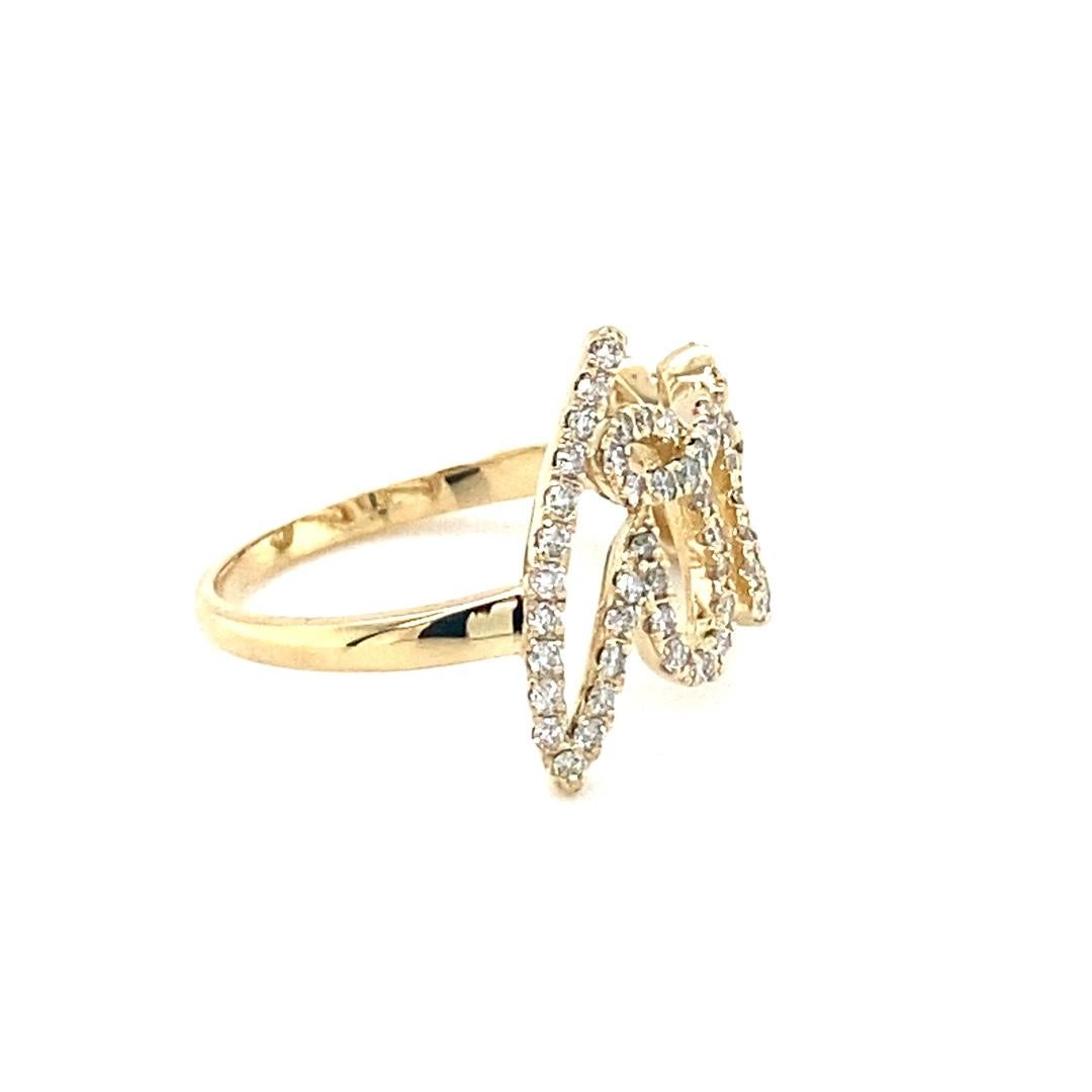 Contemporain Bague Love en or jaune avec diamant naturel taillé en rond et script en vente