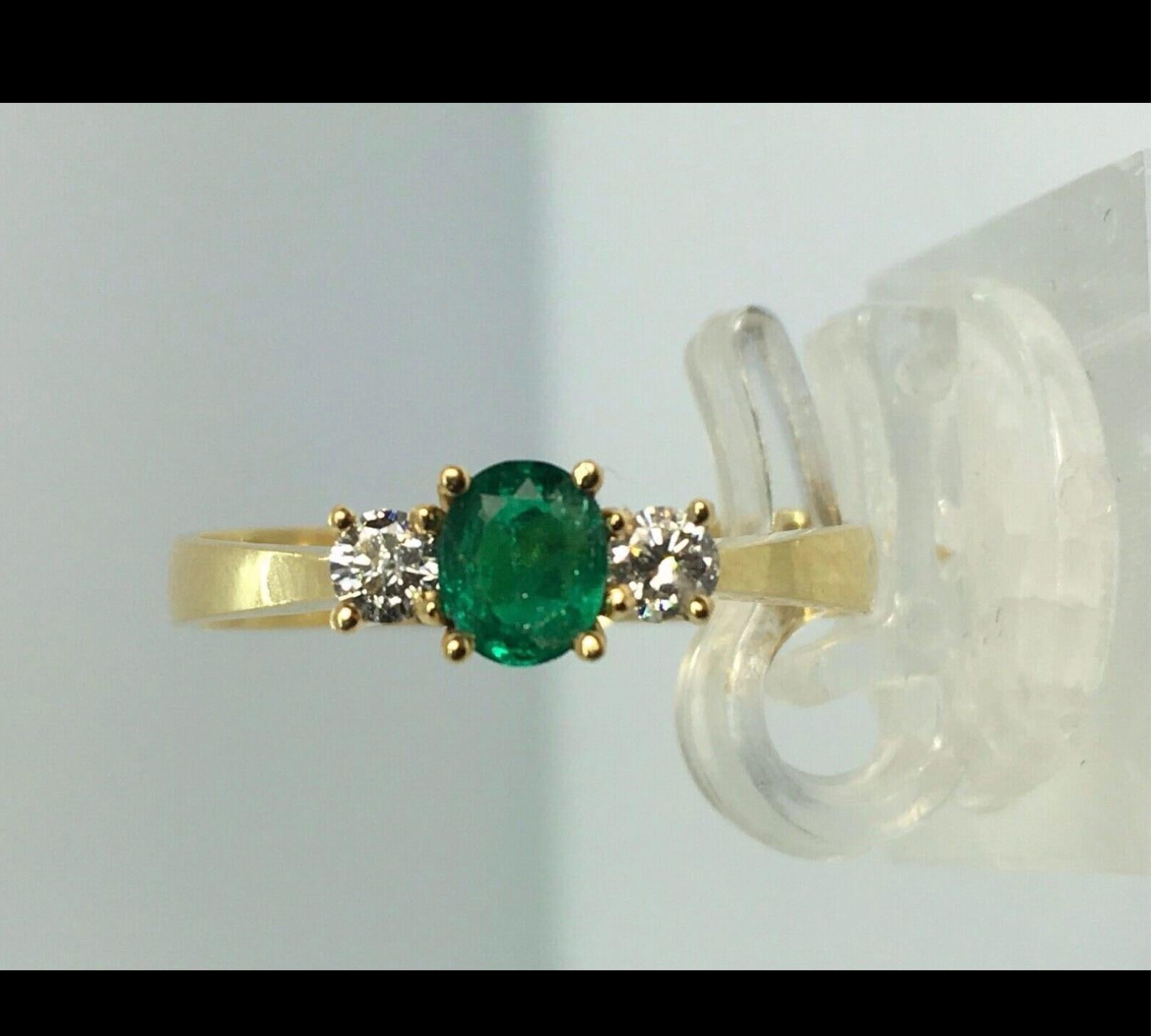 Women's Natural Round Cut Emerald and Diamond Engagement Ring 18K