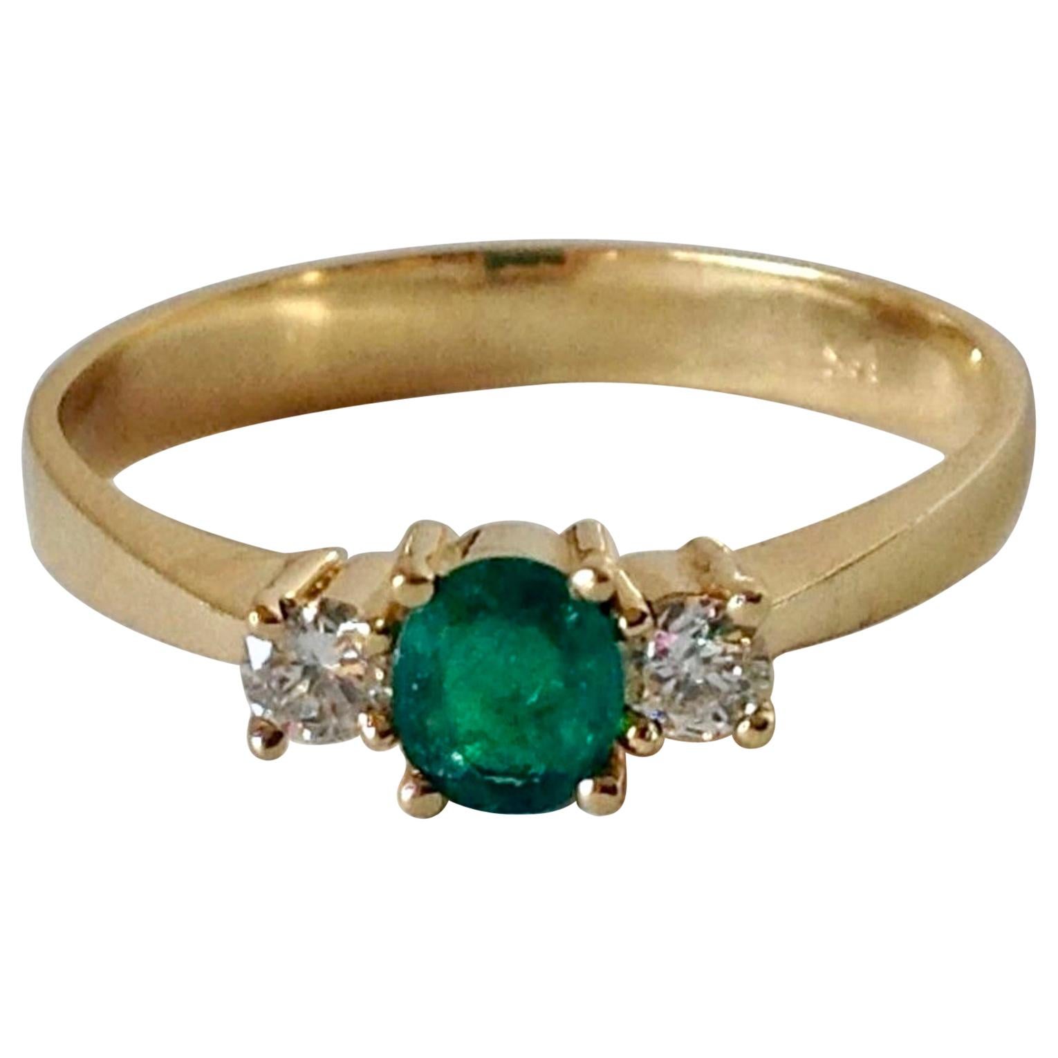 Natural Round Cut Emerald and Diamond Engagement Ring 18K
