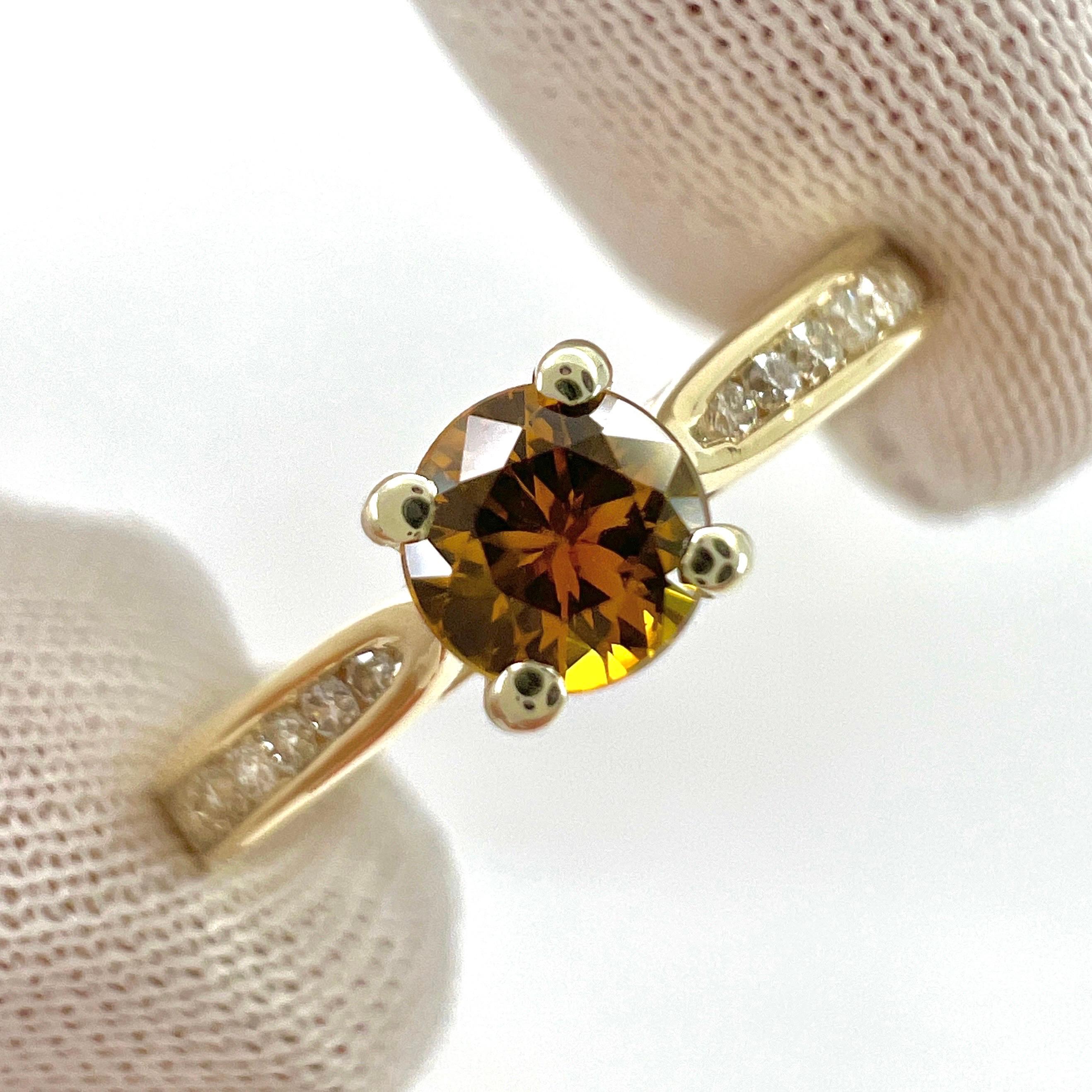 Women's or Men's Natural Round Cut Orange Sapphire And Diamond White And Yellow Gold Ring For Sale