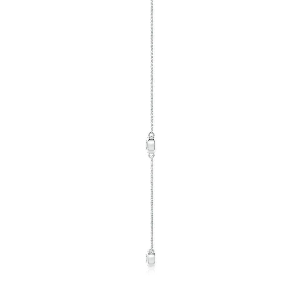 Ce collier élégant et stylé est orné de diamants ronds en serti clos. Il est réalisé en or blanc 14k et ne manquera pas de se faire remarquer.
Le diamant est la pierre de naissance du mois d'avril et le cadeau traditionnel pour le 10e anniversaire