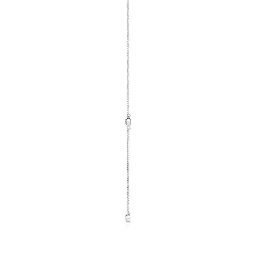 Ce collier élégant et stylé est orné de diamants ronds en serti clos. Elle est réalisée en platine et ne manquera pas de se faire remarquer.
Le diamant est la pierre de naissance du mois d'avril et le cadeau traditionnel pour le 10e anniversaire de
