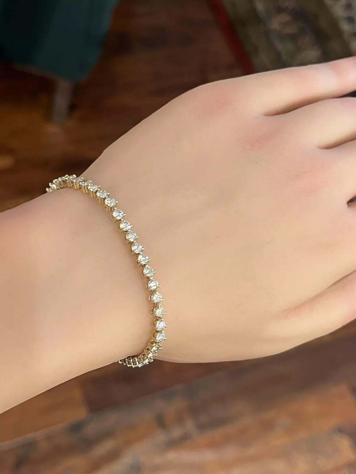 Round Cut Natural Round Diamond Tennis Bracelet 4.91 cttw in 18k Yellow Gold For Sale
