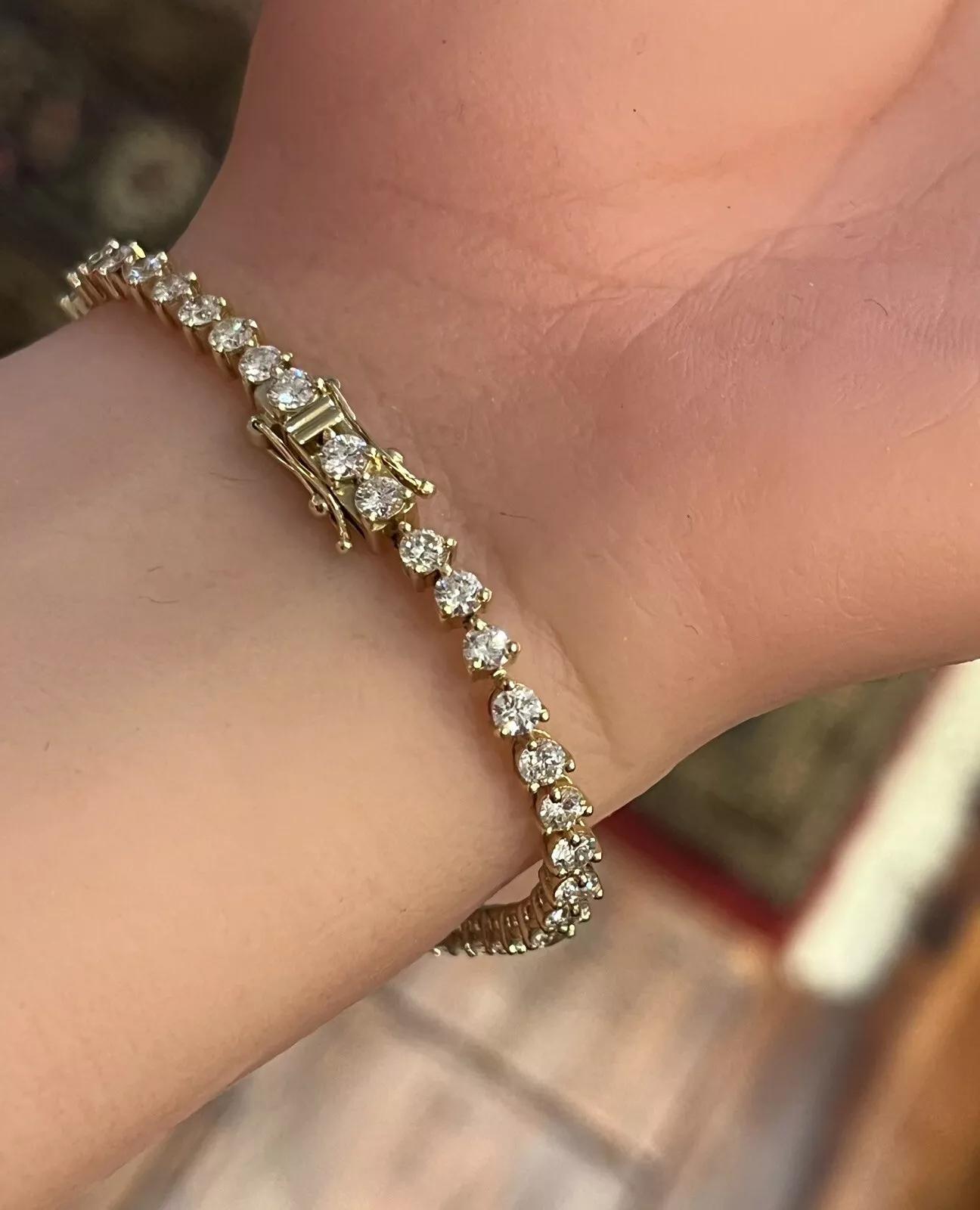 Natural Round Diamond Tennis Bracelet 4.91 cttw in 18k Yellow Gold For Sale 1