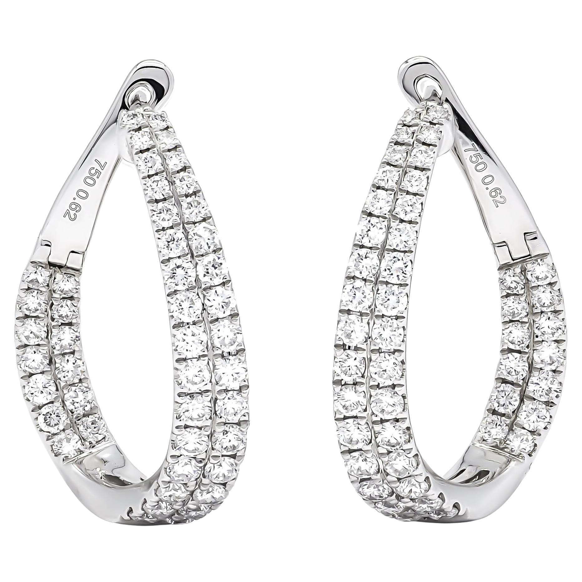 Diamanti rotondi naturali da 1,30 carati in oro bianco 18 carati con orecchino a cerchio in e out in vendita