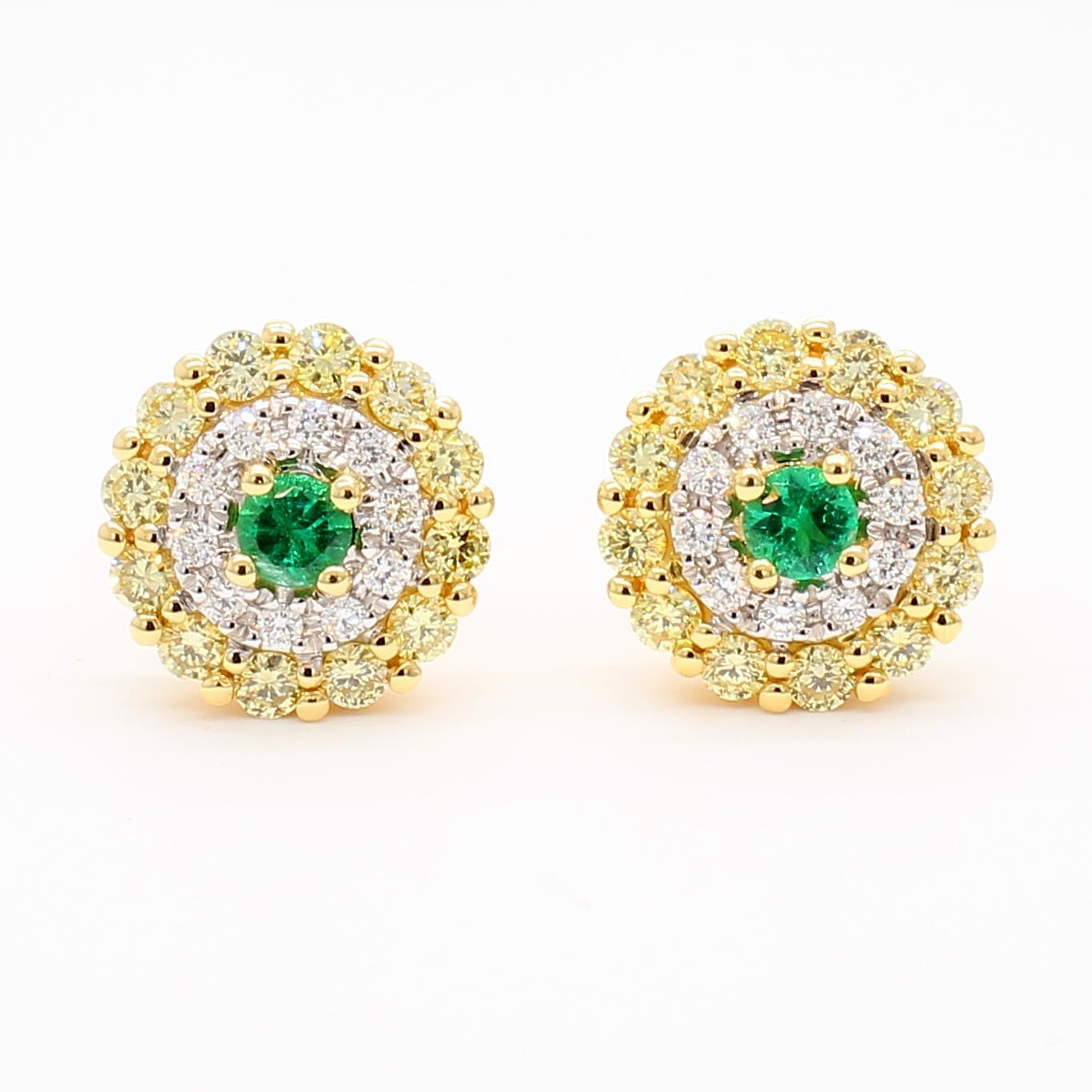 Contemporaneo Orecchini con smeraldo rotondo naturale e diamante da 1,00 carati TW in oro in vendita