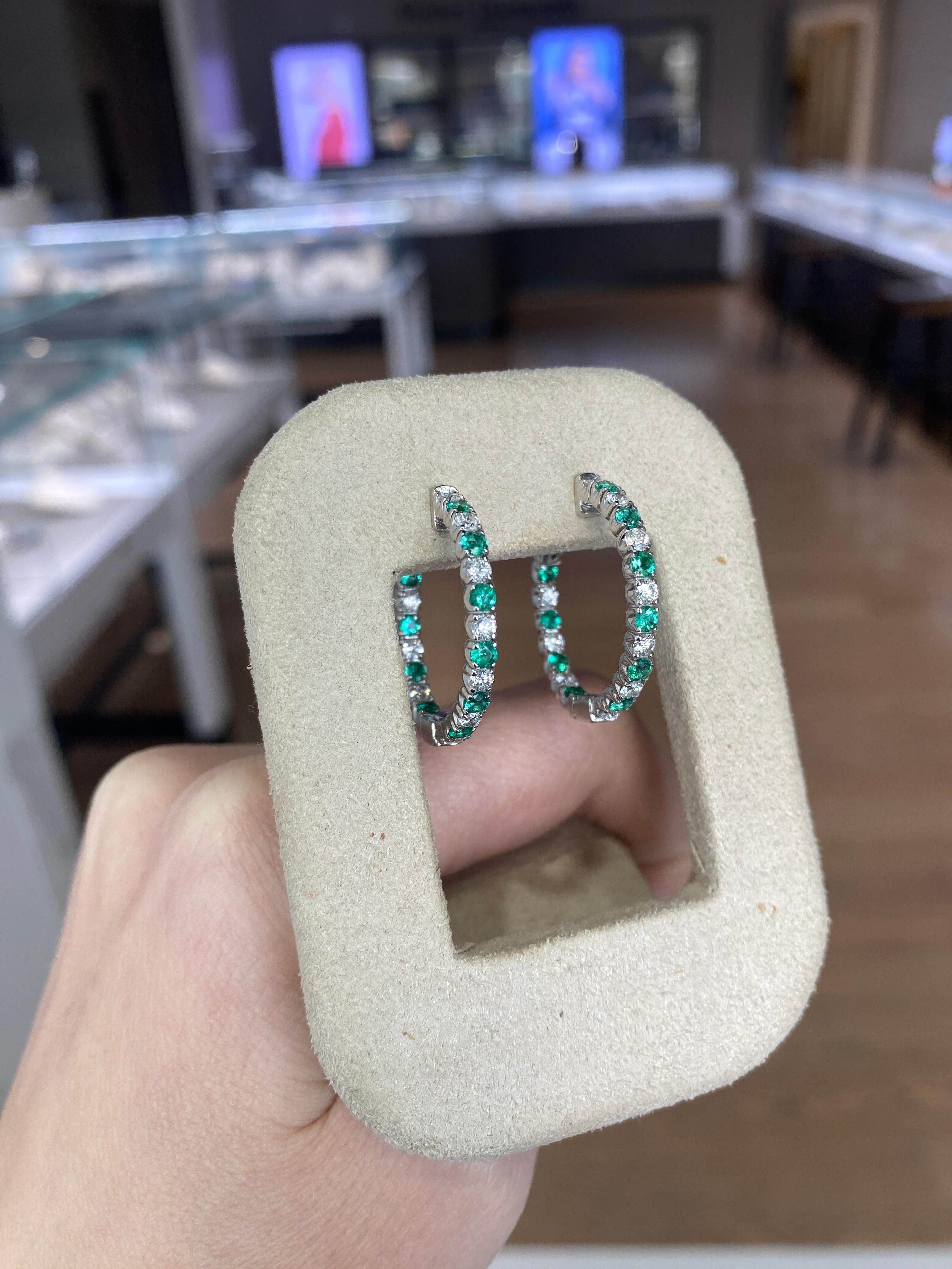 Natural Round Emerald and Round Diamond Inside Out Hoop Earrings In New Condition For Sale In Houston, TX