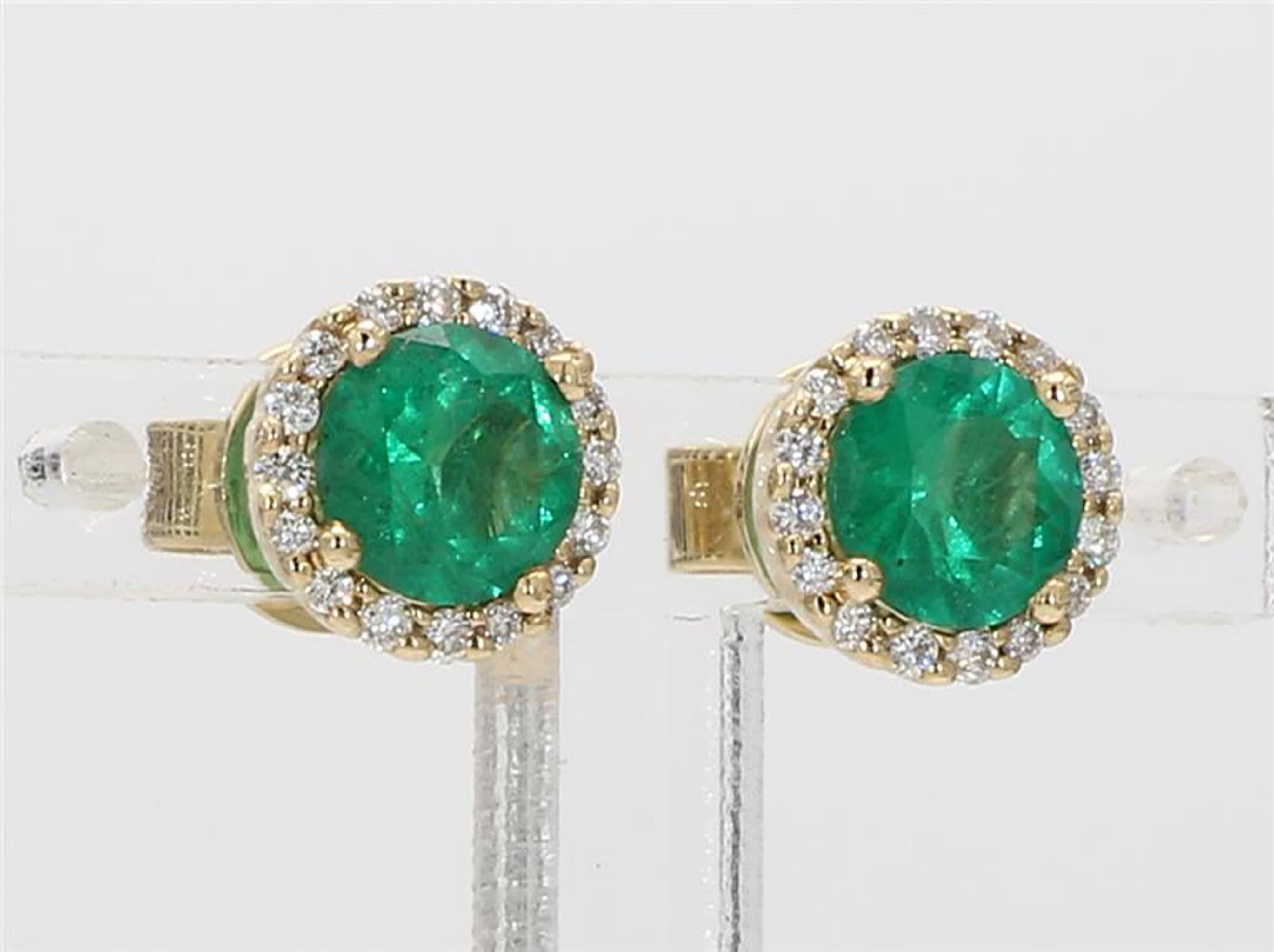 Natural Round Emerald and White Diamond 1.24 Carat TW Yellow Gold Stud Earrings For Sale 1