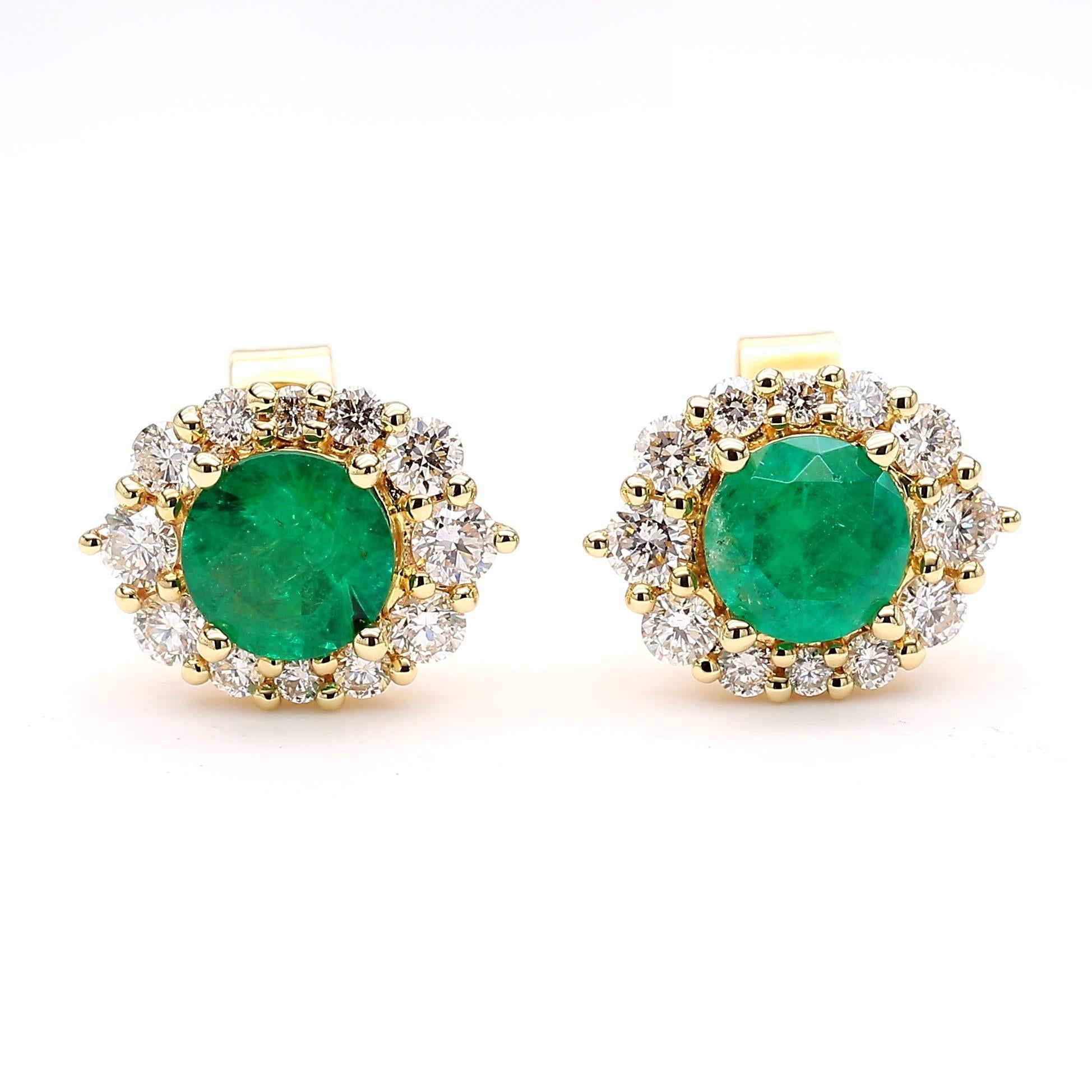Contemporary Natural Round Emerald and White Diamond 1.62 Carat TW Gold Stud Earrings For Sale