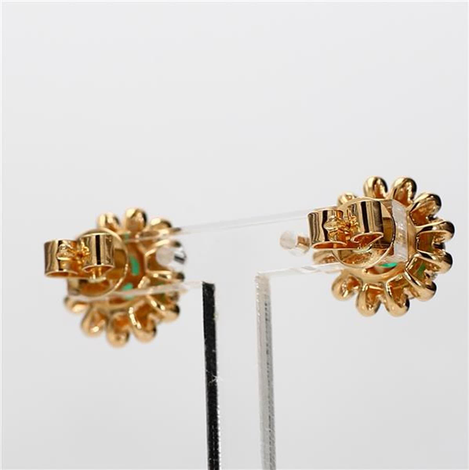 Natural Round Emerald and White Diamond 1.70 Carat TW Yellow Gold Stud Earrings In New Condition For Sale In New York, NY