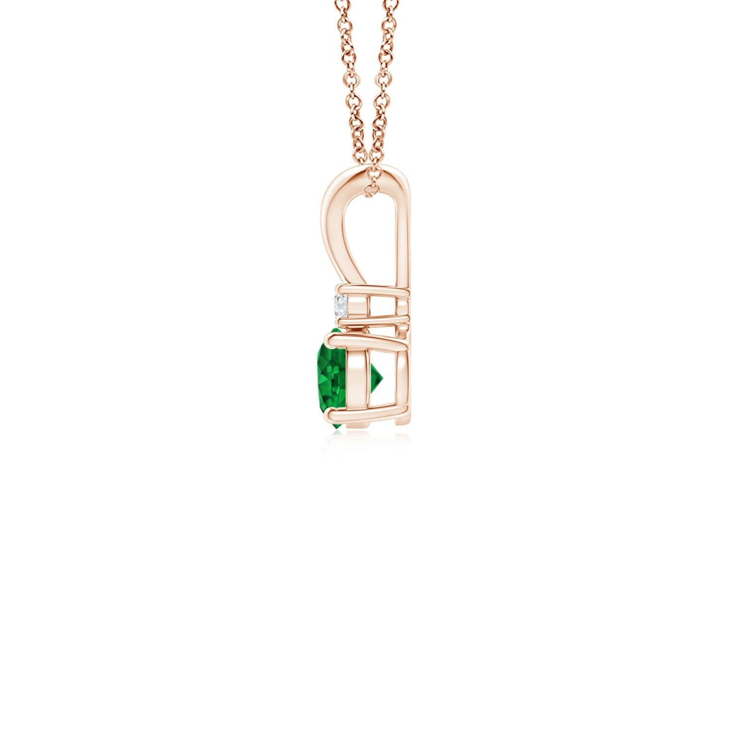 Modern Natural Round 0.24ct Emerald Solitaire Pendant with Diamond in 14K Rose Gold For Sale