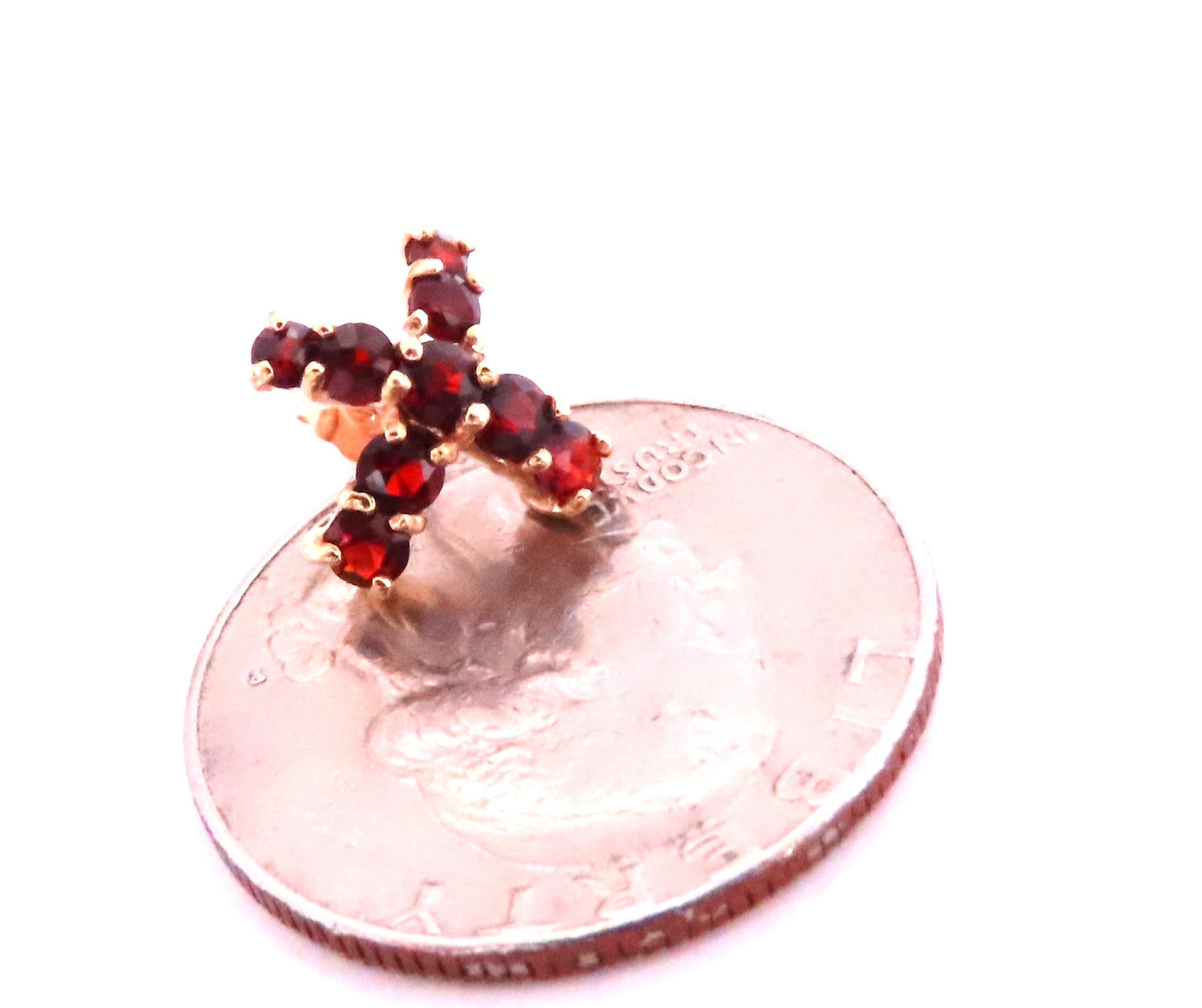 Contemporary Natural Round Garnet ''x'' Studs Earrings 14kt Gold 12607 For Sale