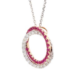 Ciondolo a goccia in oro rosa con rubino rosso tondo naturale e diamante bianco da 1,45 carati TW