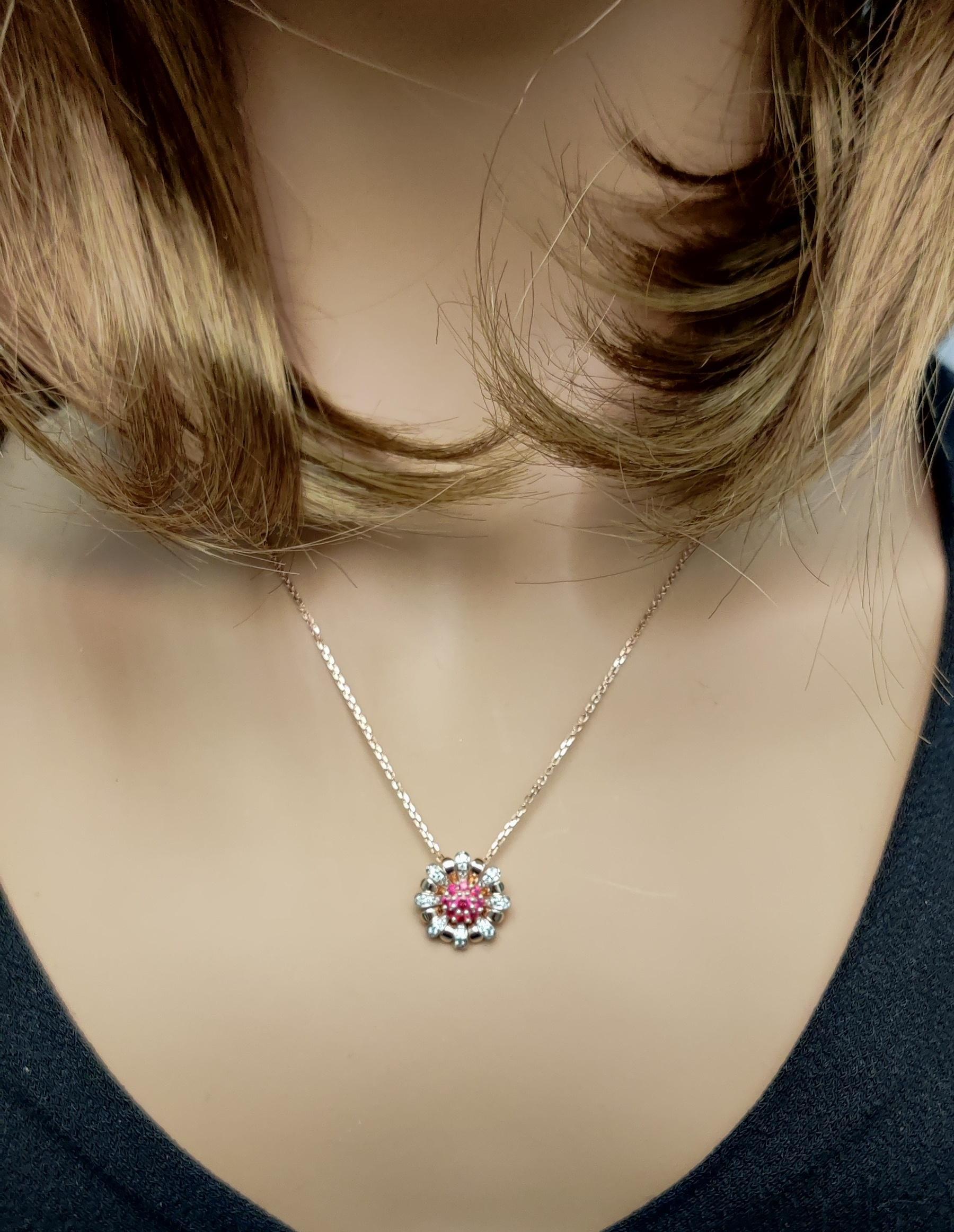 Colgante de oro rosa de 31 quilates TW de rubí rojo redondo natural y diamante blanco en Nuevo estado para la venta en New York, NY