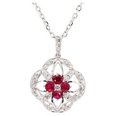 Collar de Oro Blanco con Gota de Rubí Rojo Redondo Natural y Diamante Blanco de 0,62 Quilates TW