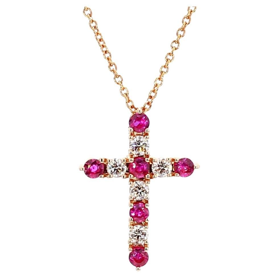Colgante en forma de cruz de oro rosa con rubí rojo redondo natural y diamante blanco de 0,83 quilates TW