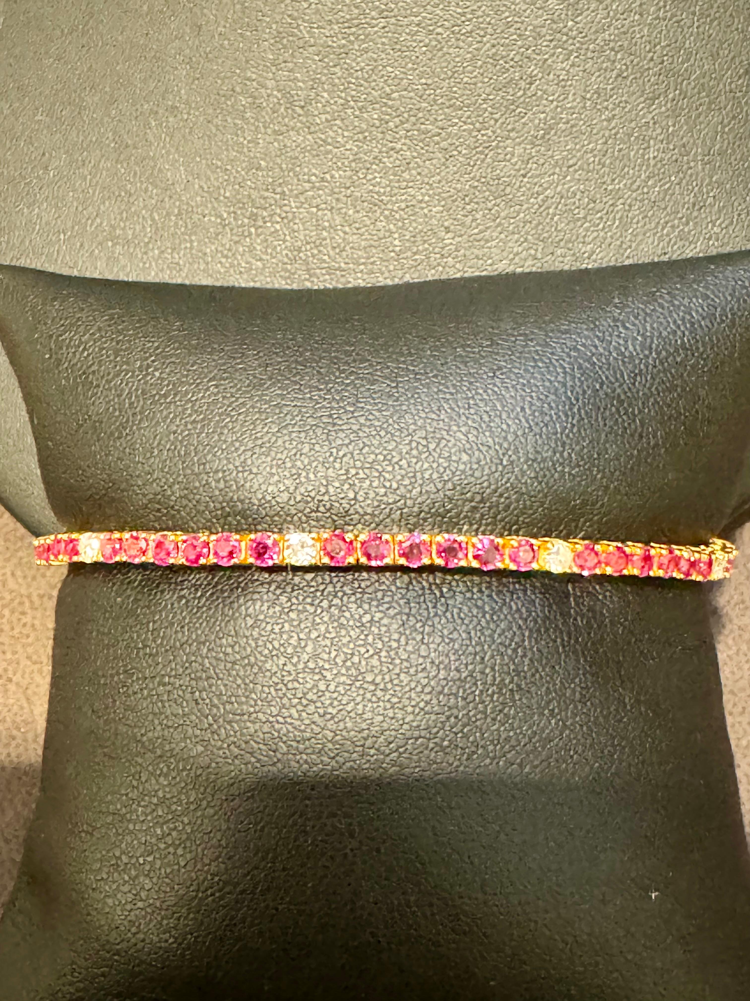 Brazalete de tenis de oro amarillo de 14 quilates con rubí redondo natural y diamantes 6,75 pulgadas en venta 1