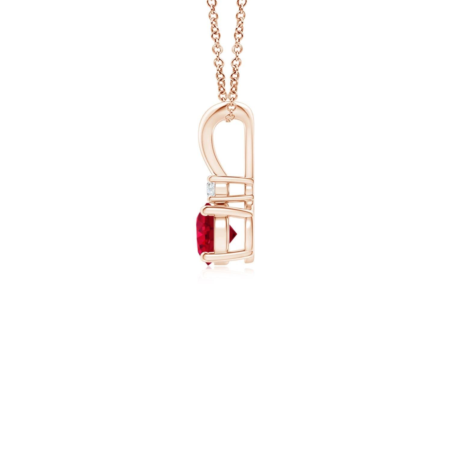 Moderne ANGARA Pendentif solitaire en or rose 14 carats avec rubis rond naturel de 0,34 carat en vente