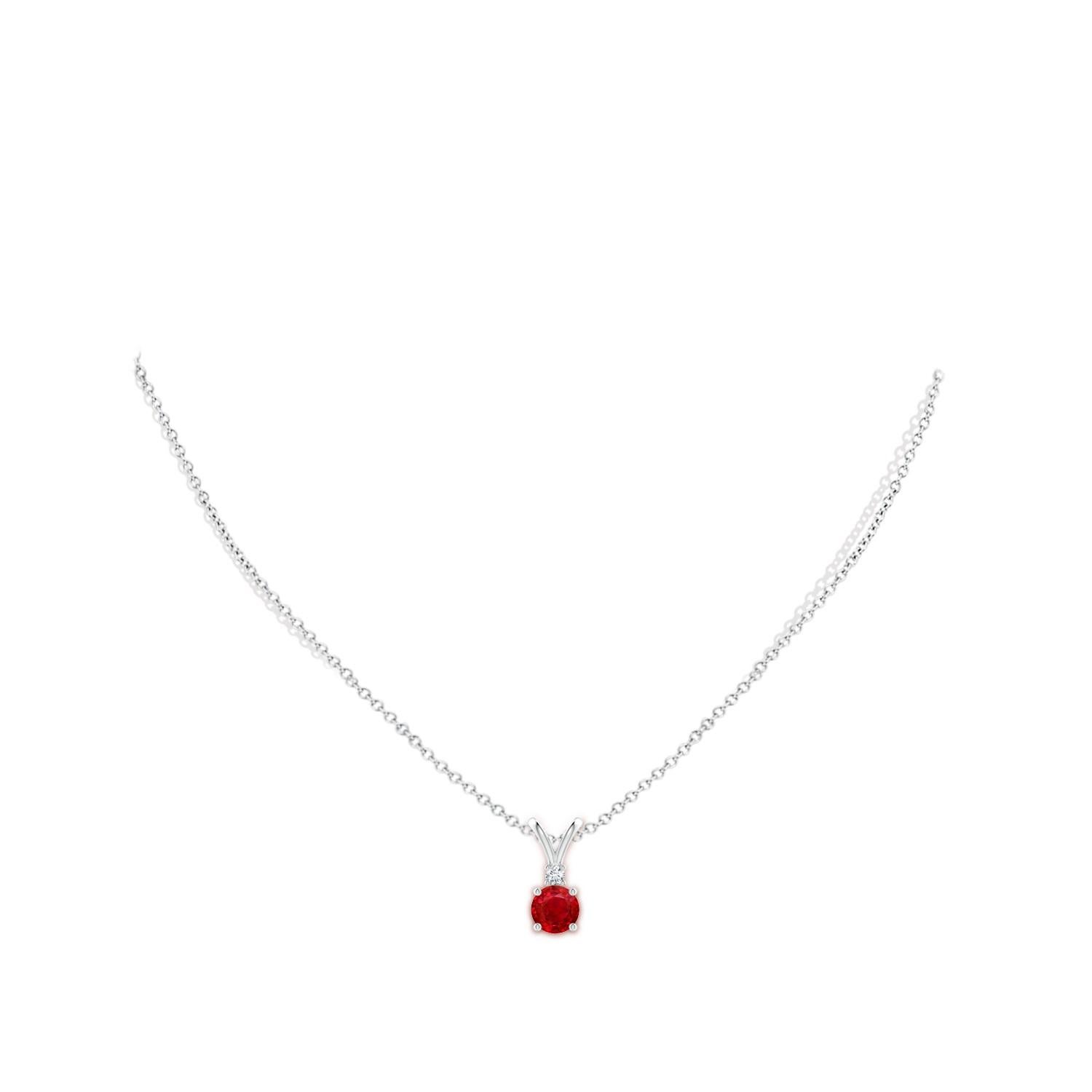 Taille ronde ANGARA Pendentif solitaire en platine avec rubis naturel rond de 1 carat et diamants en vente