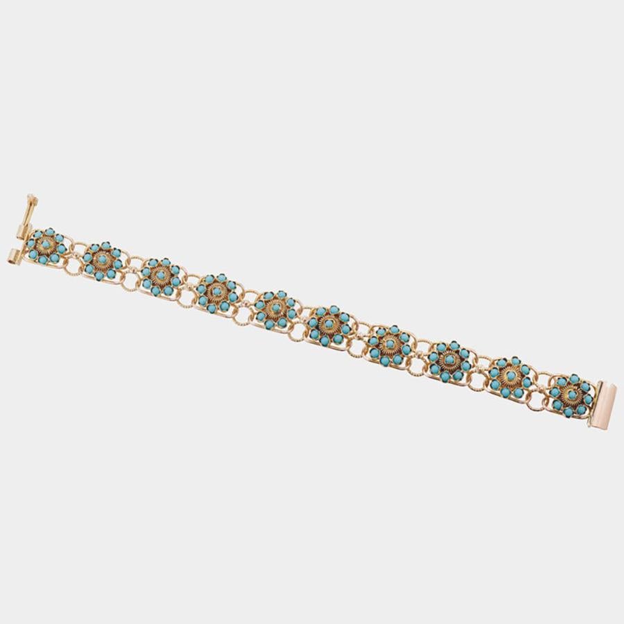 Natural Round Turquoise Yellow Gold Flower Link Bracelet In Good Condition For Sale In Stamford, CT