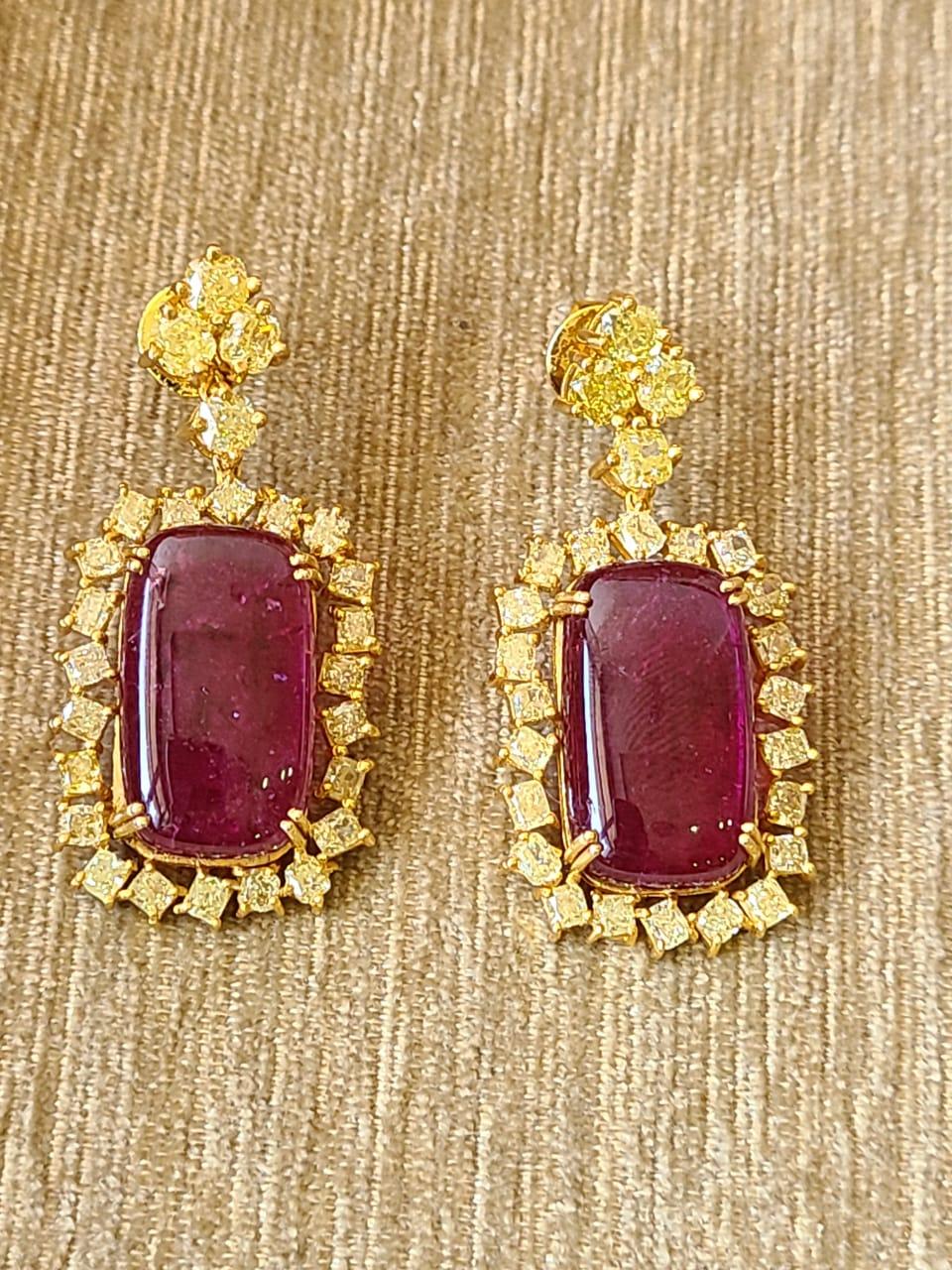 Natural Rubellite Cabochons & Yellow Diamonds Dangle Earrings Set in 18K Gold For Sale 1